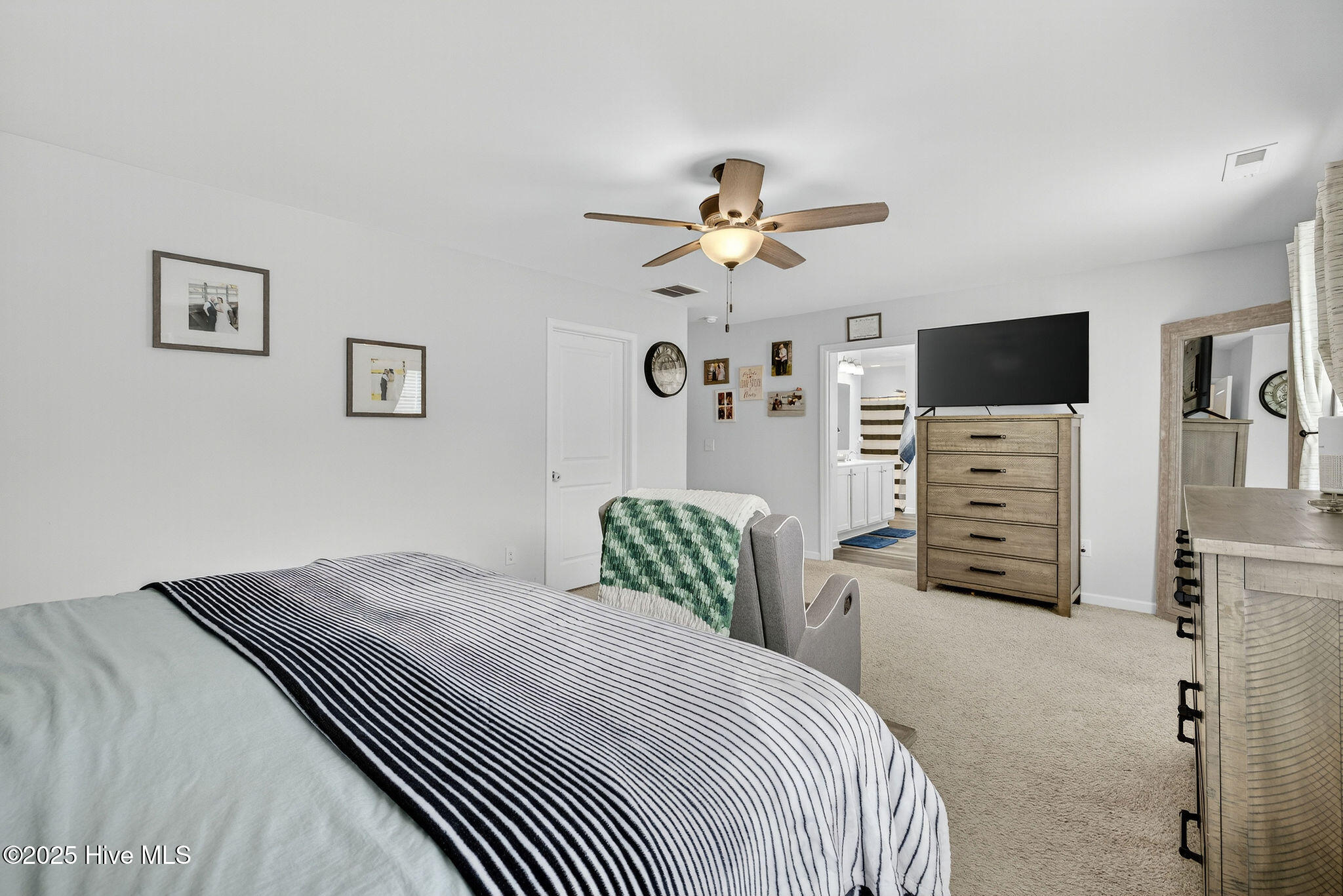 100535181 | Photo 36