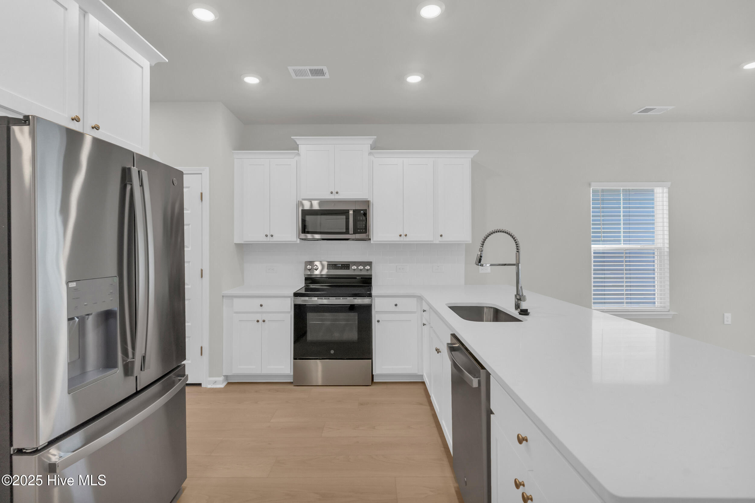 100546291 | Photo 29