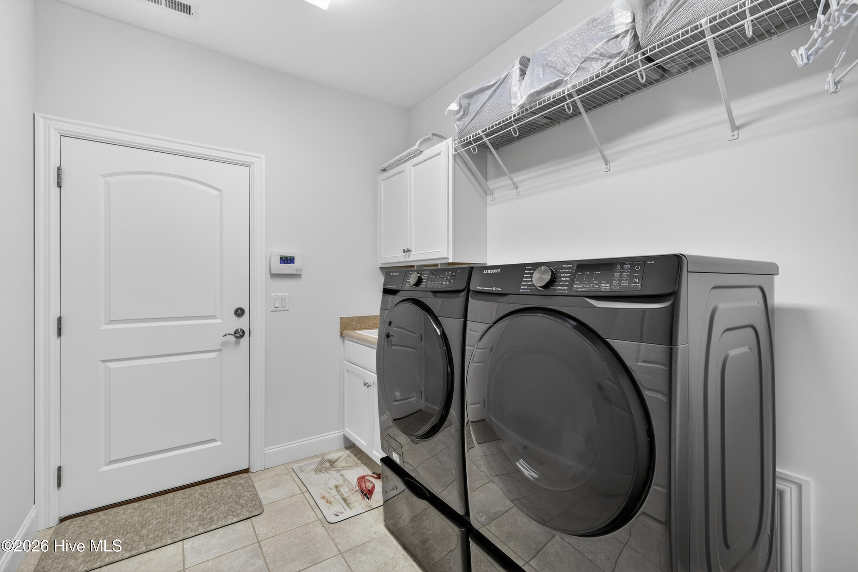 100545001 | Photo 10