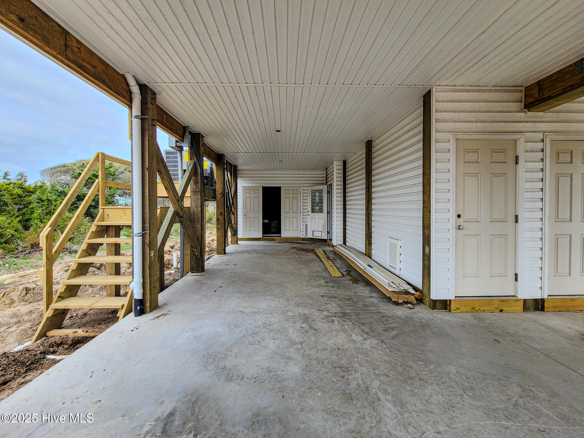 Homes for sale in Surf City, NC | 704 N New River Dr, Surf City, NC 28445 | MLS# 100500382