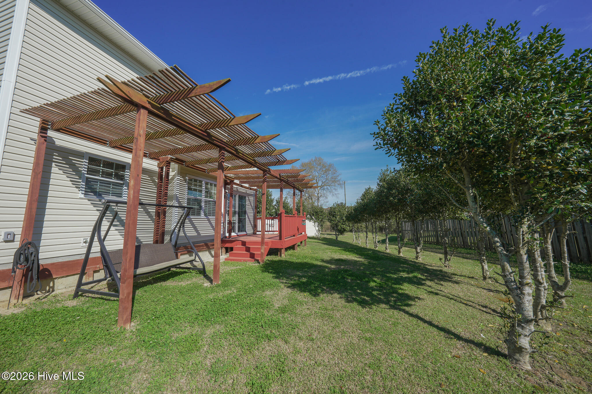 100561361 | Photo 26