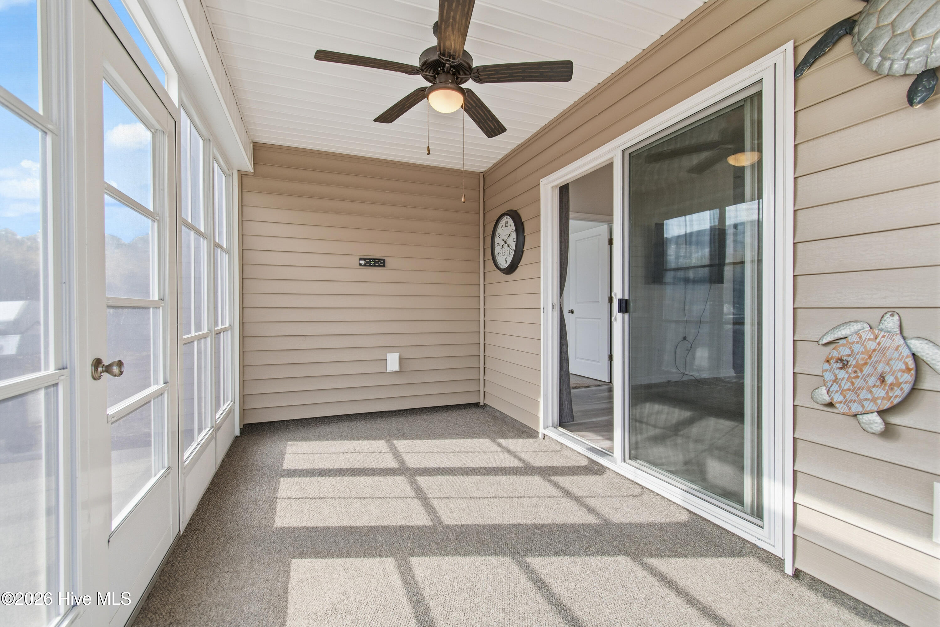 100554412 | Photo 18