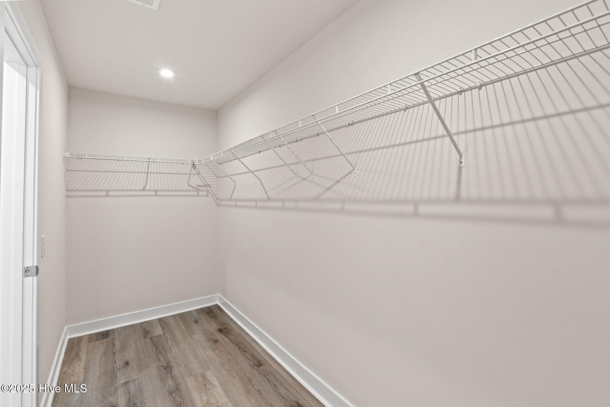 100530777 | Photo 15