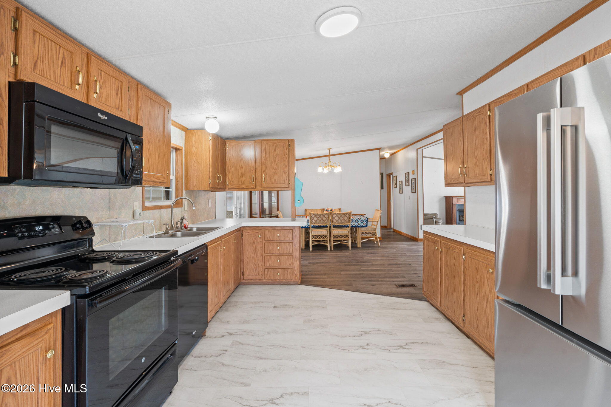 100564701 | Photo 15