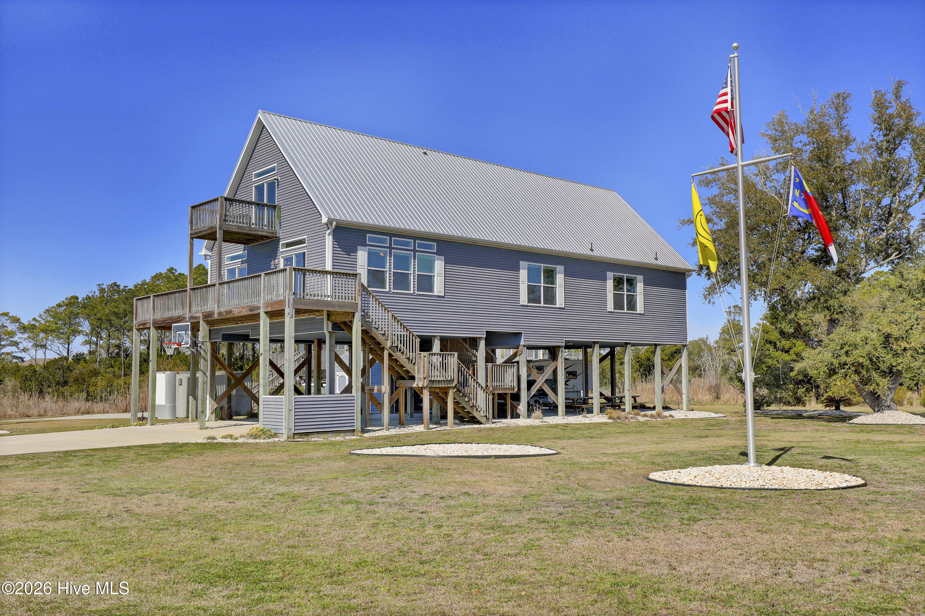 100562204 | Photo 56