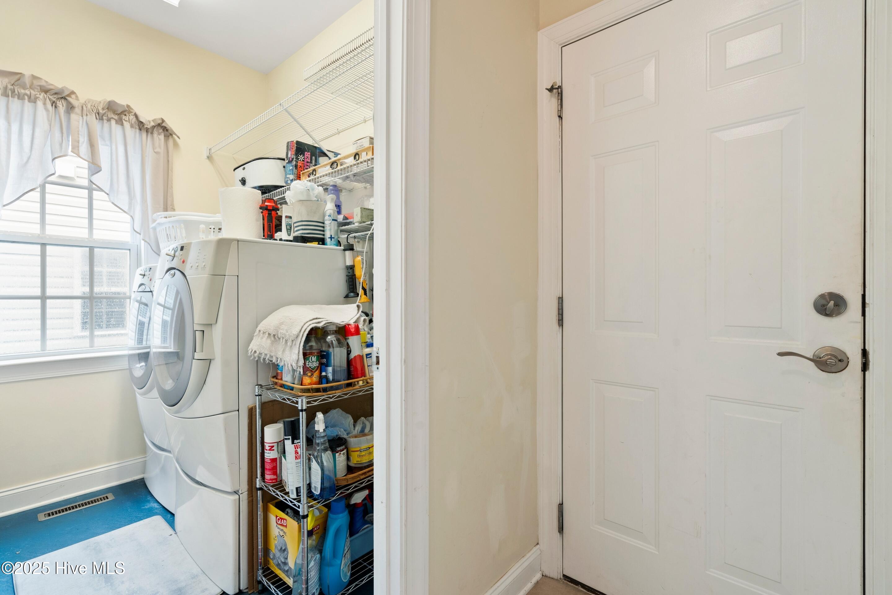 100522609 | Photo 24