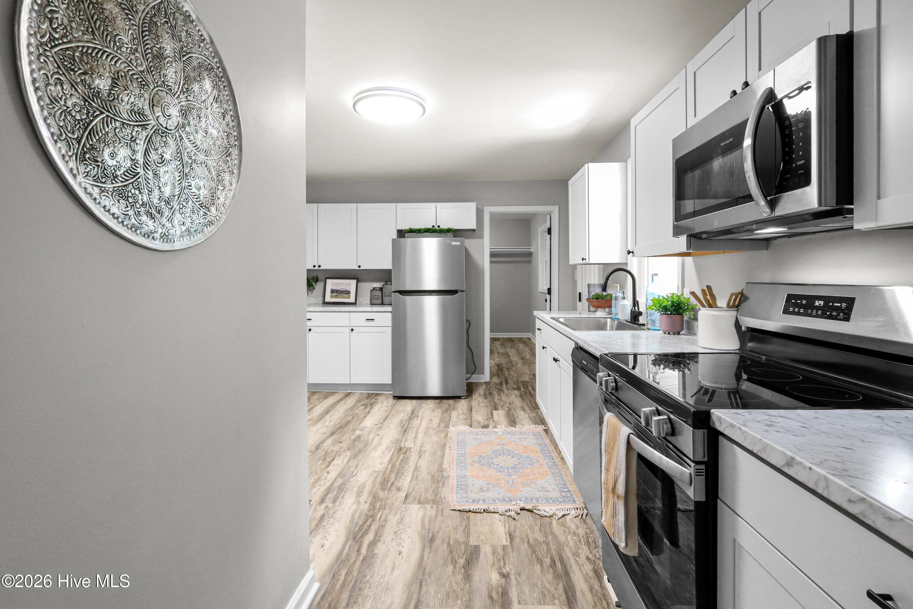 100569517 | Photo 16