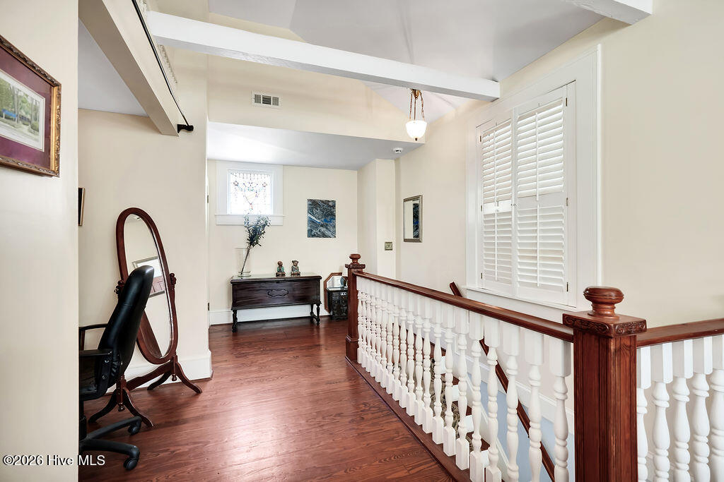 100563749 | Photo 29