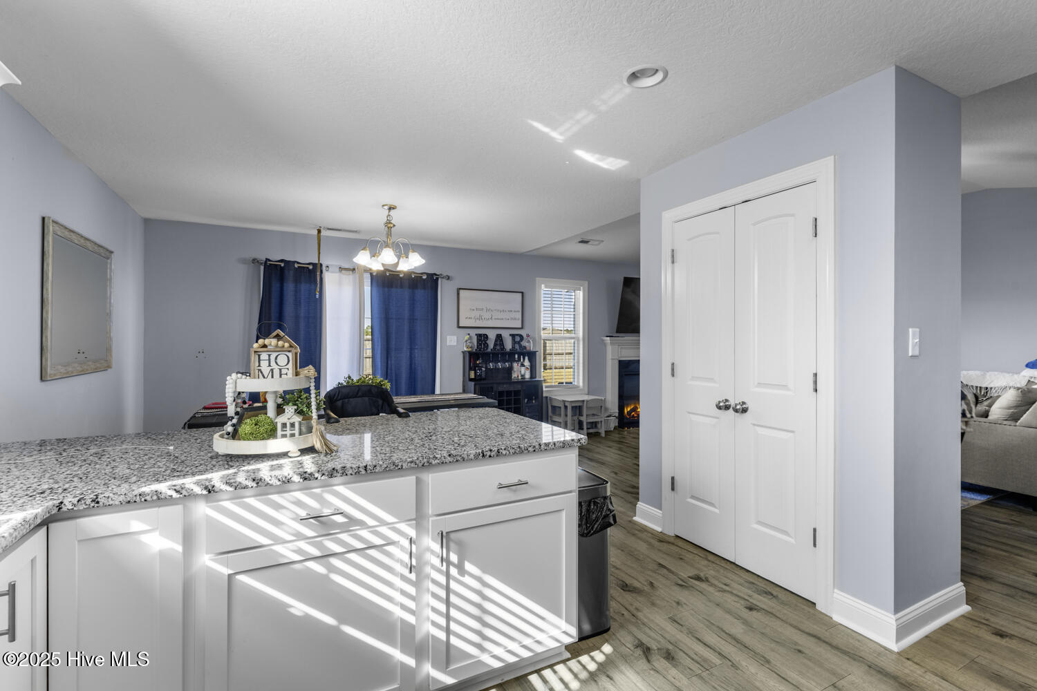 100540857 | Photo 14