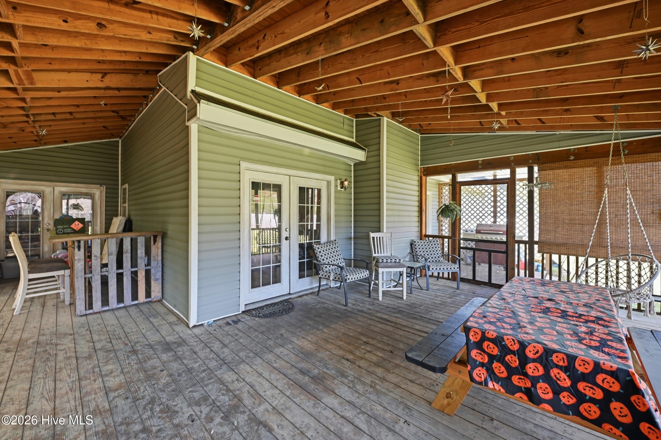 100562162 | Photo 25