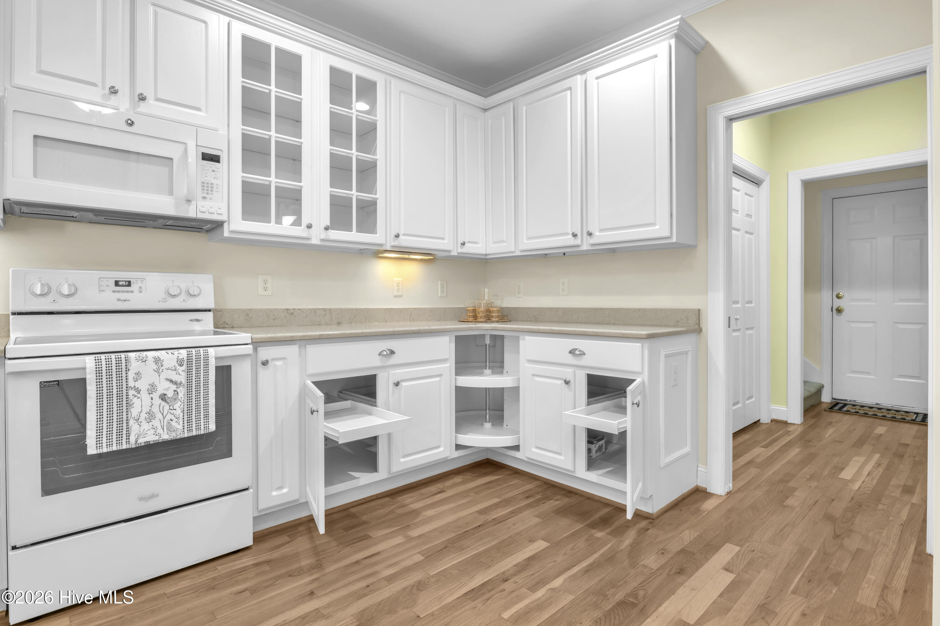 100549882 | Photo 13