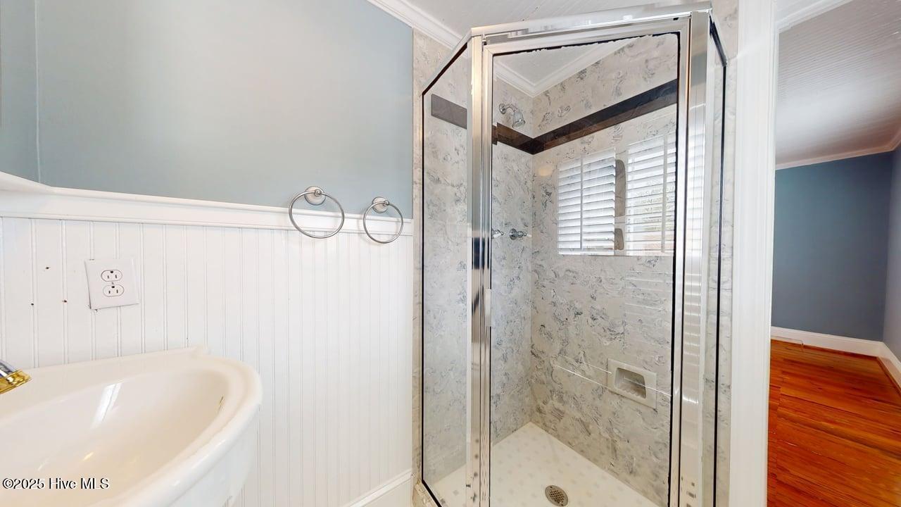 100502870 | Photo 41