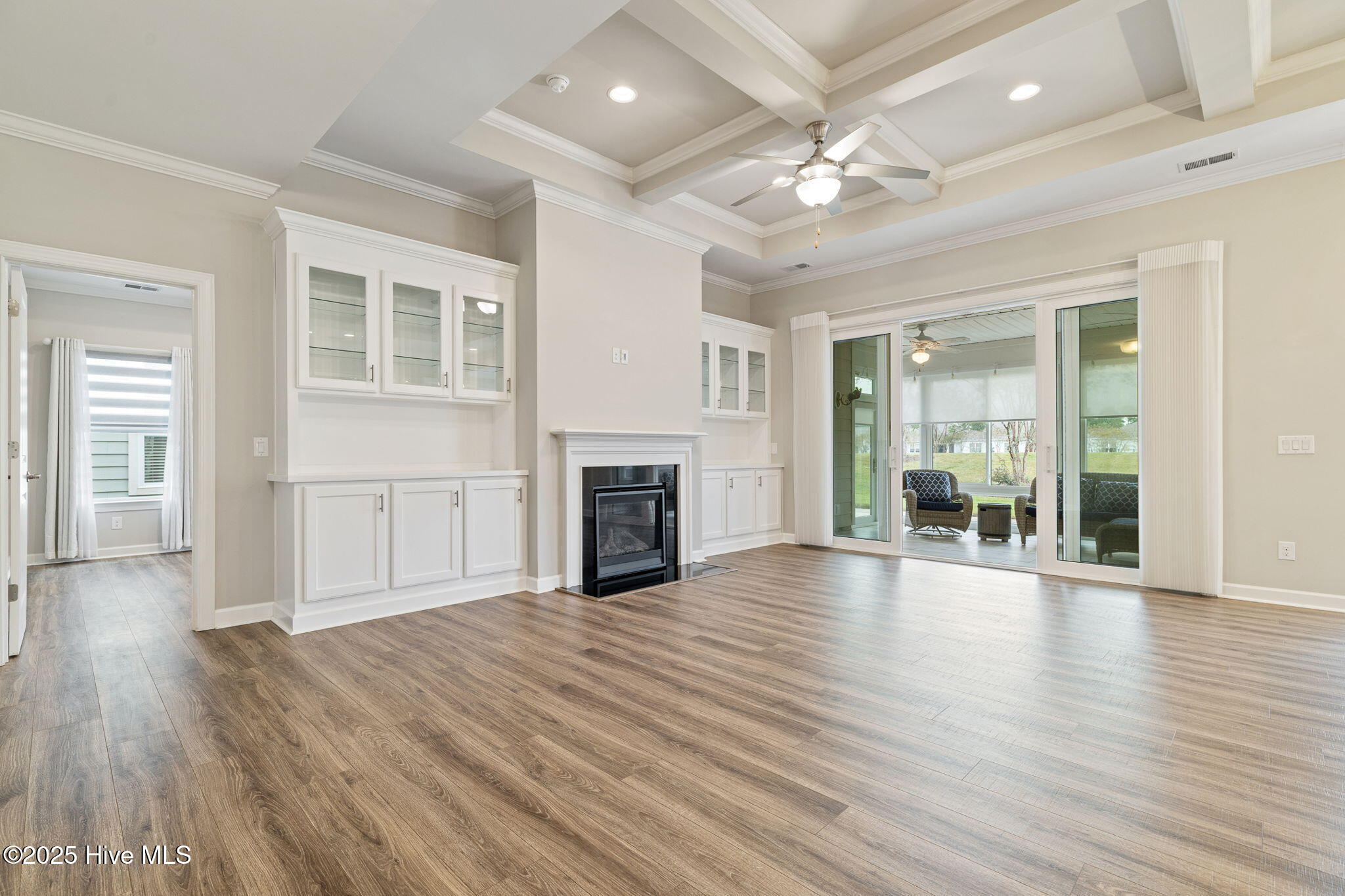 100534231 | Photo 12