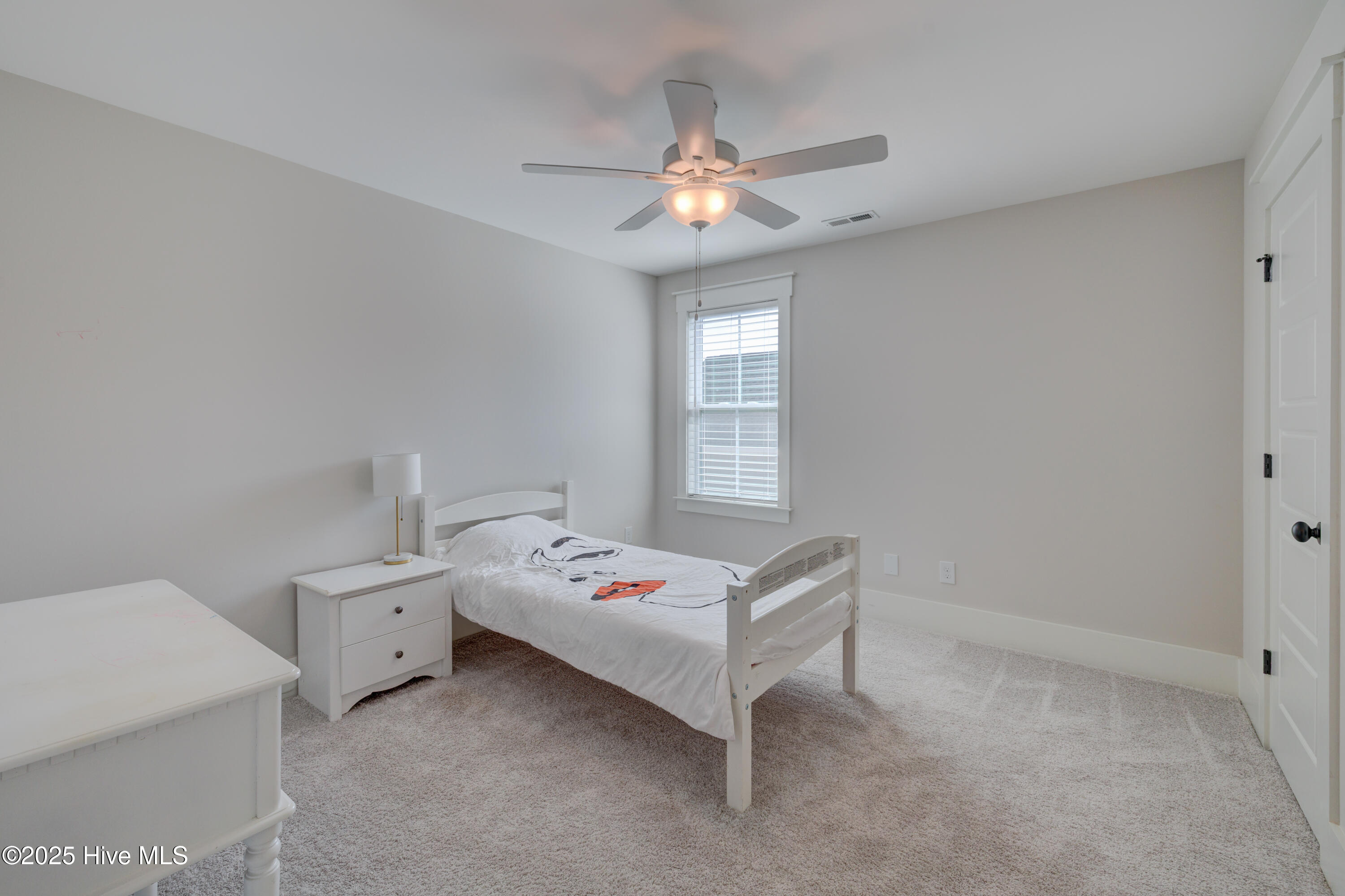 100553417 | Photo 51