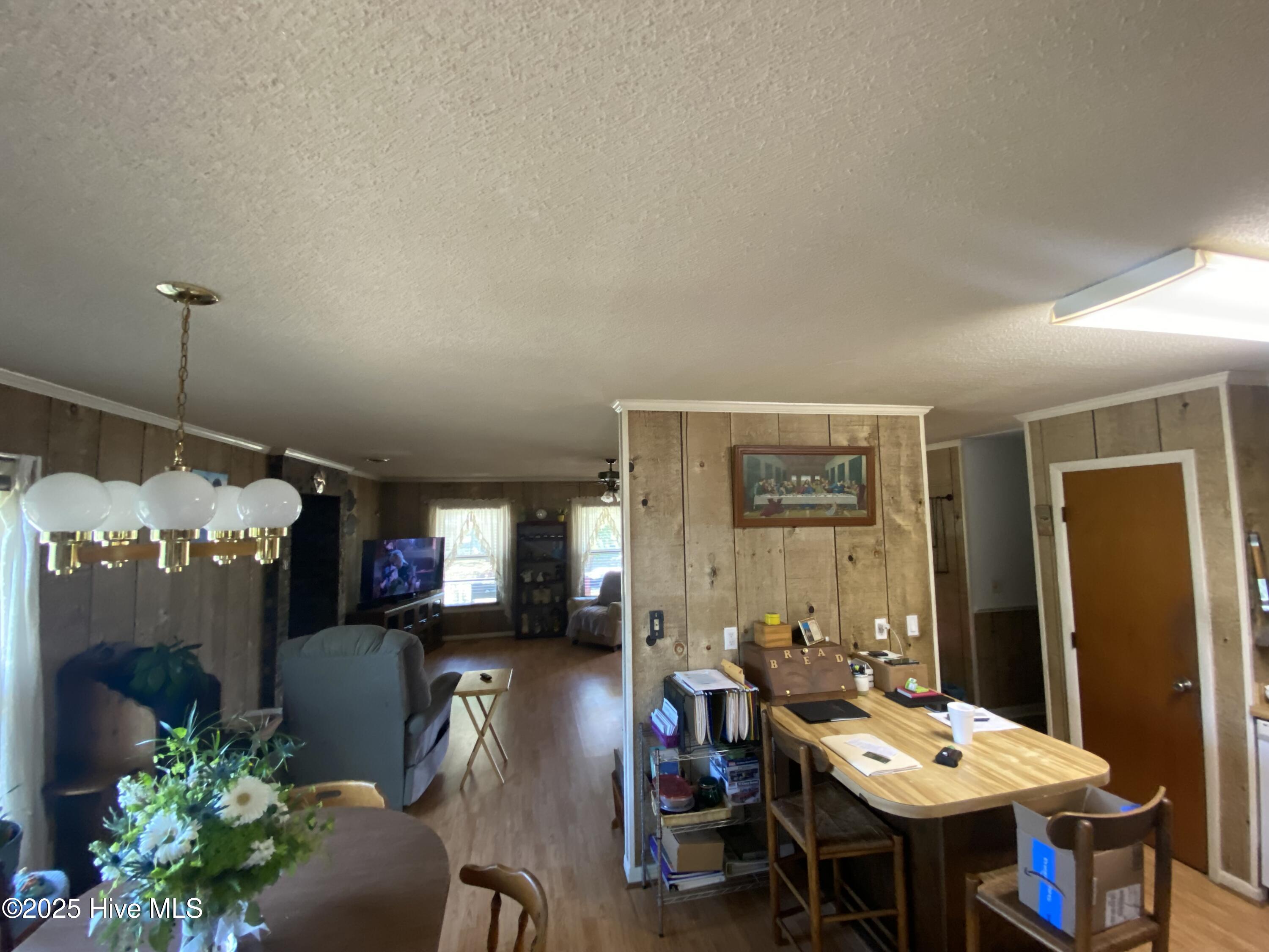 100521634 | Photo 18