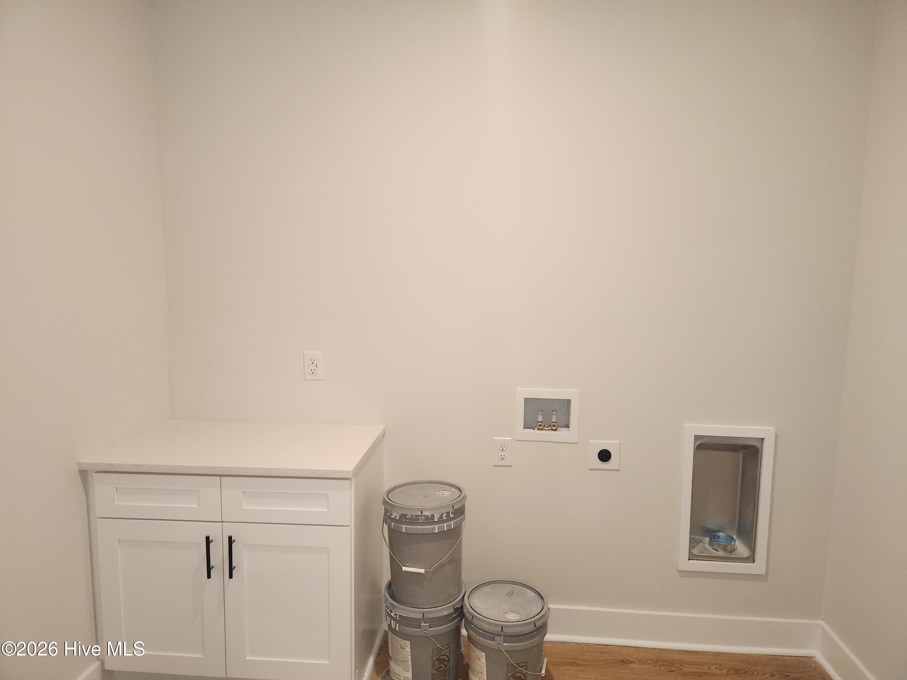 100554103 | Photo 27