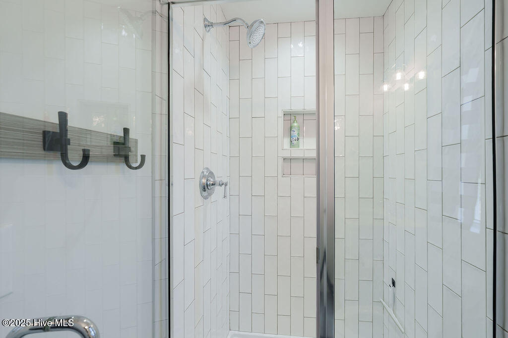 100544348 | Photo 25