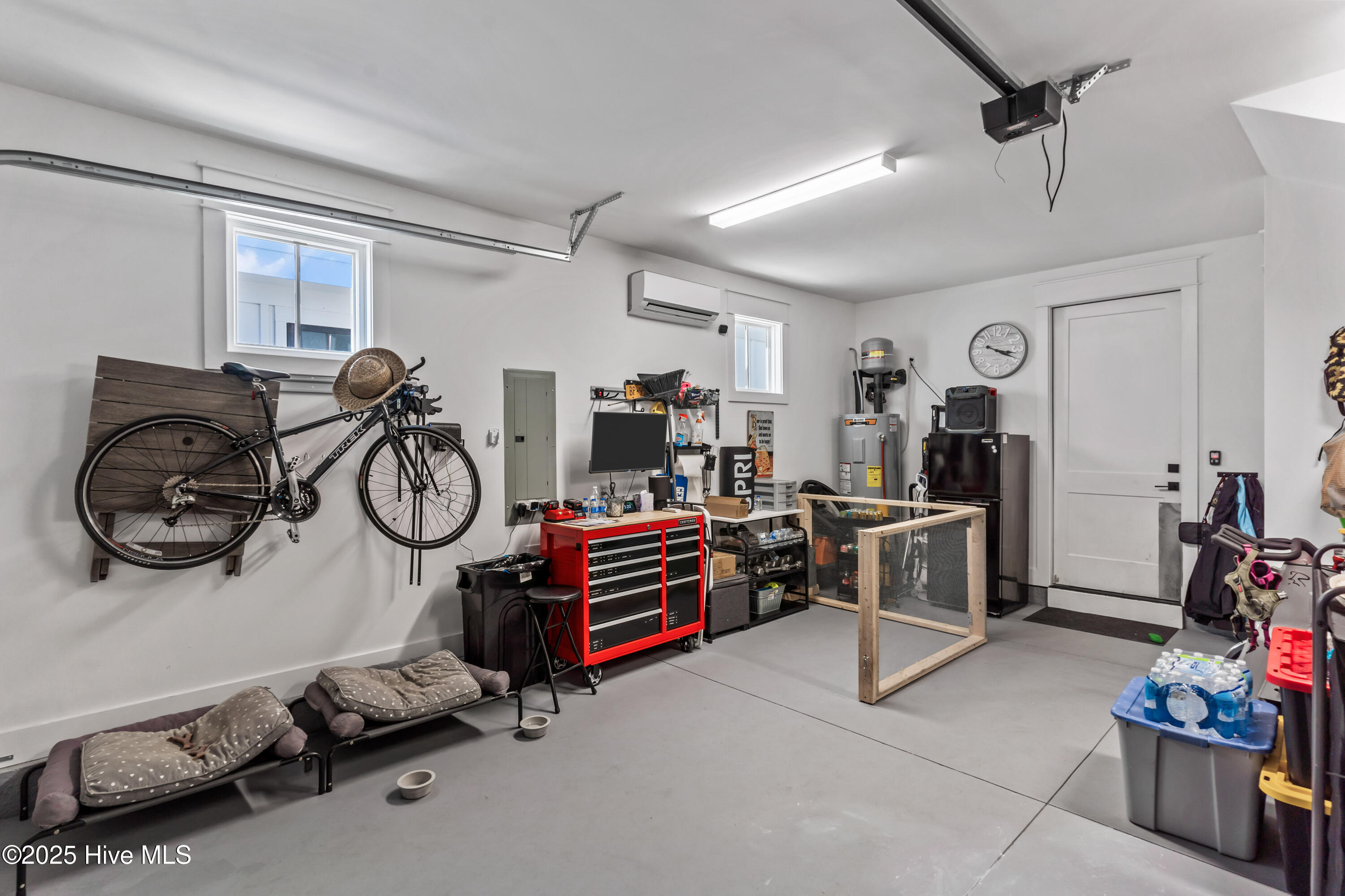 100543997 | Photo 41