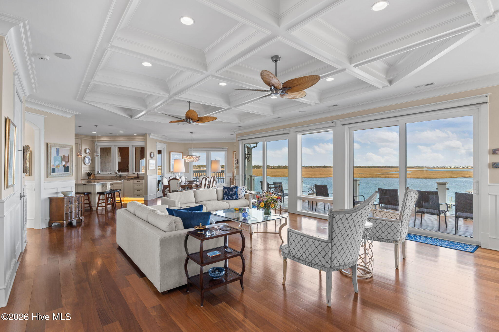 100554777 | Photo 10