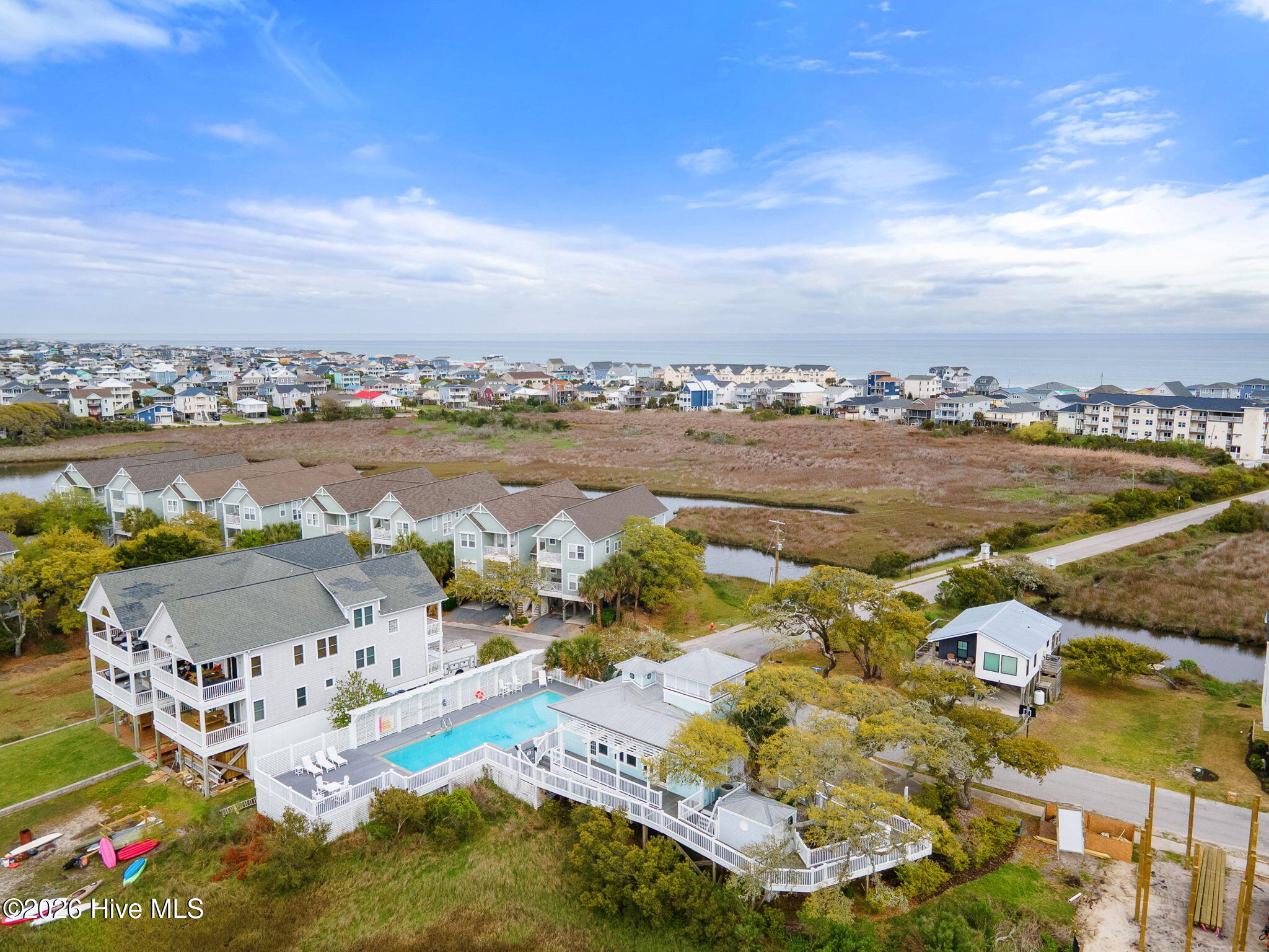 100566136 | Photo 94