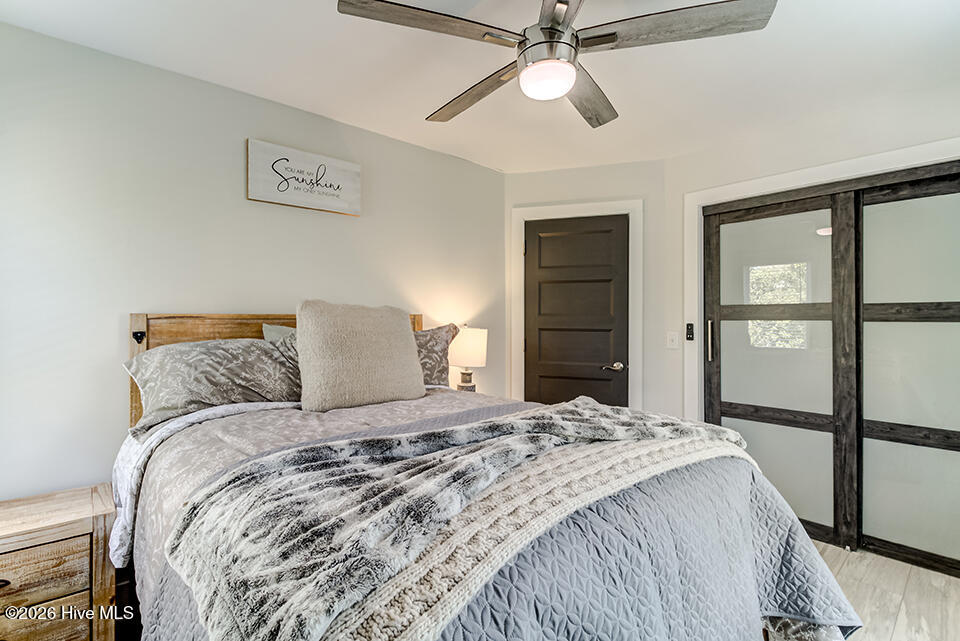 100557542 | Photo 26