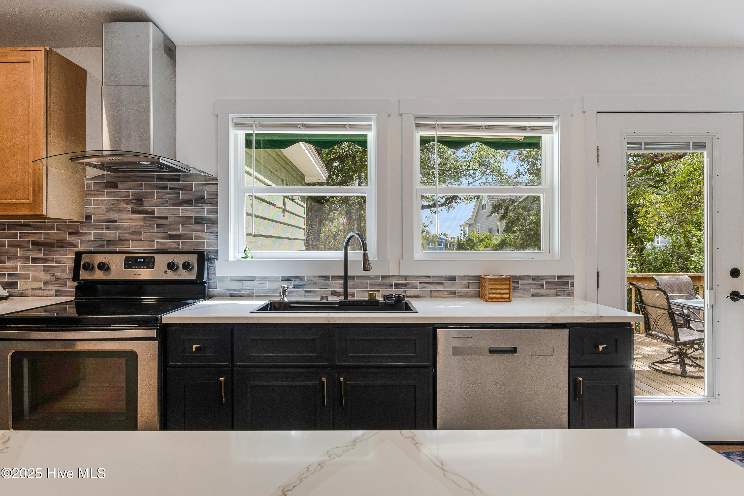 704 Shoreline Drive E, Sunset Beach, NC 28468 – photo 11: 704 Shoreline-12