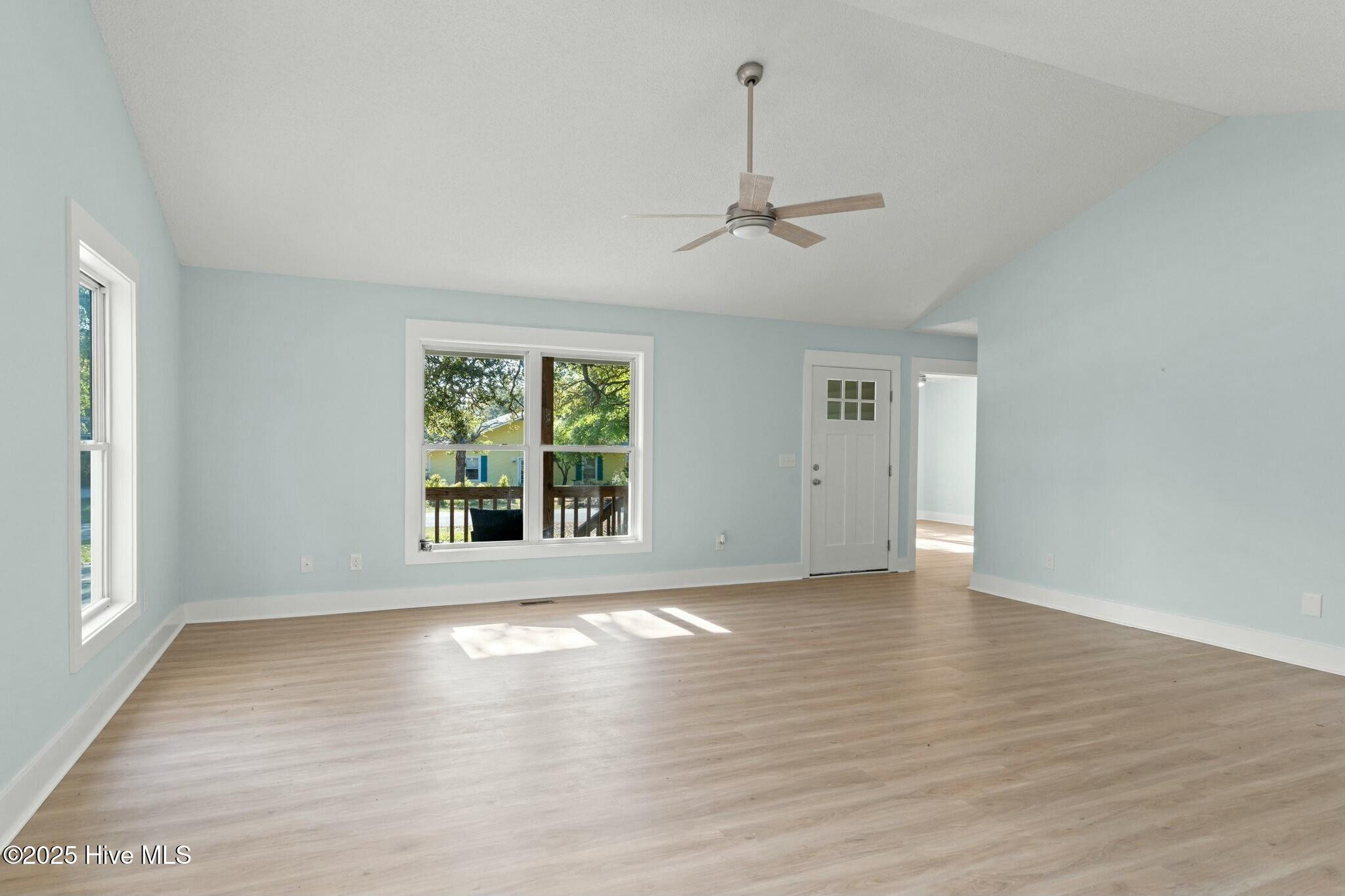 100501746 | Photo 10