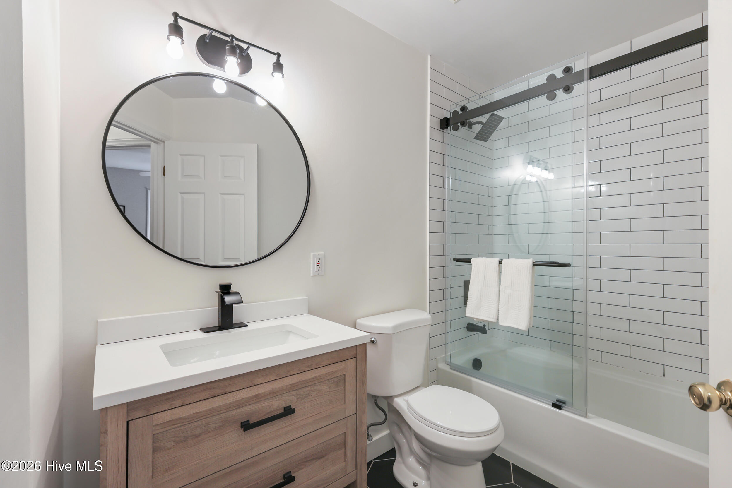 100554652 | Photo 21