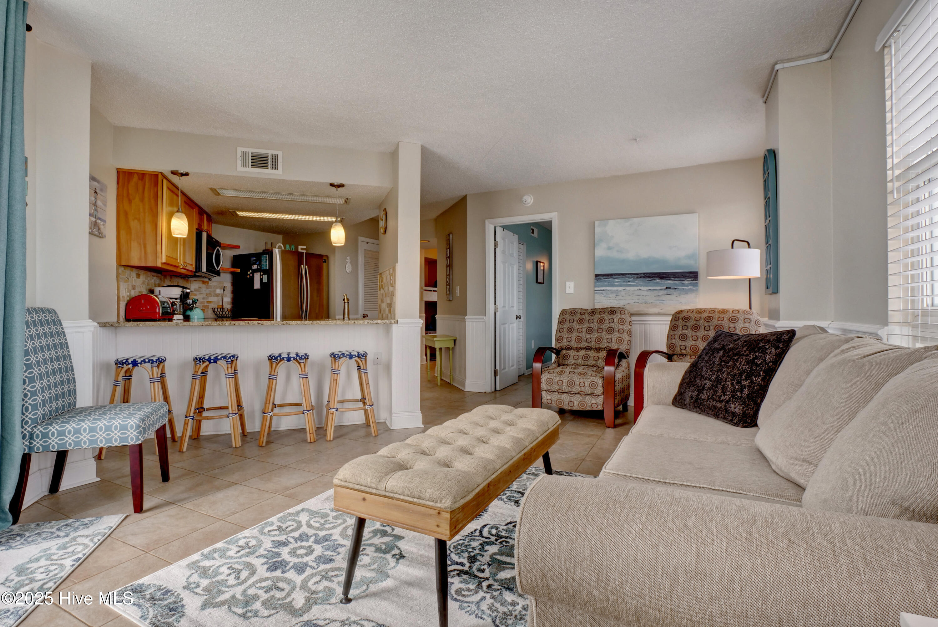 100521283 | Photo 13