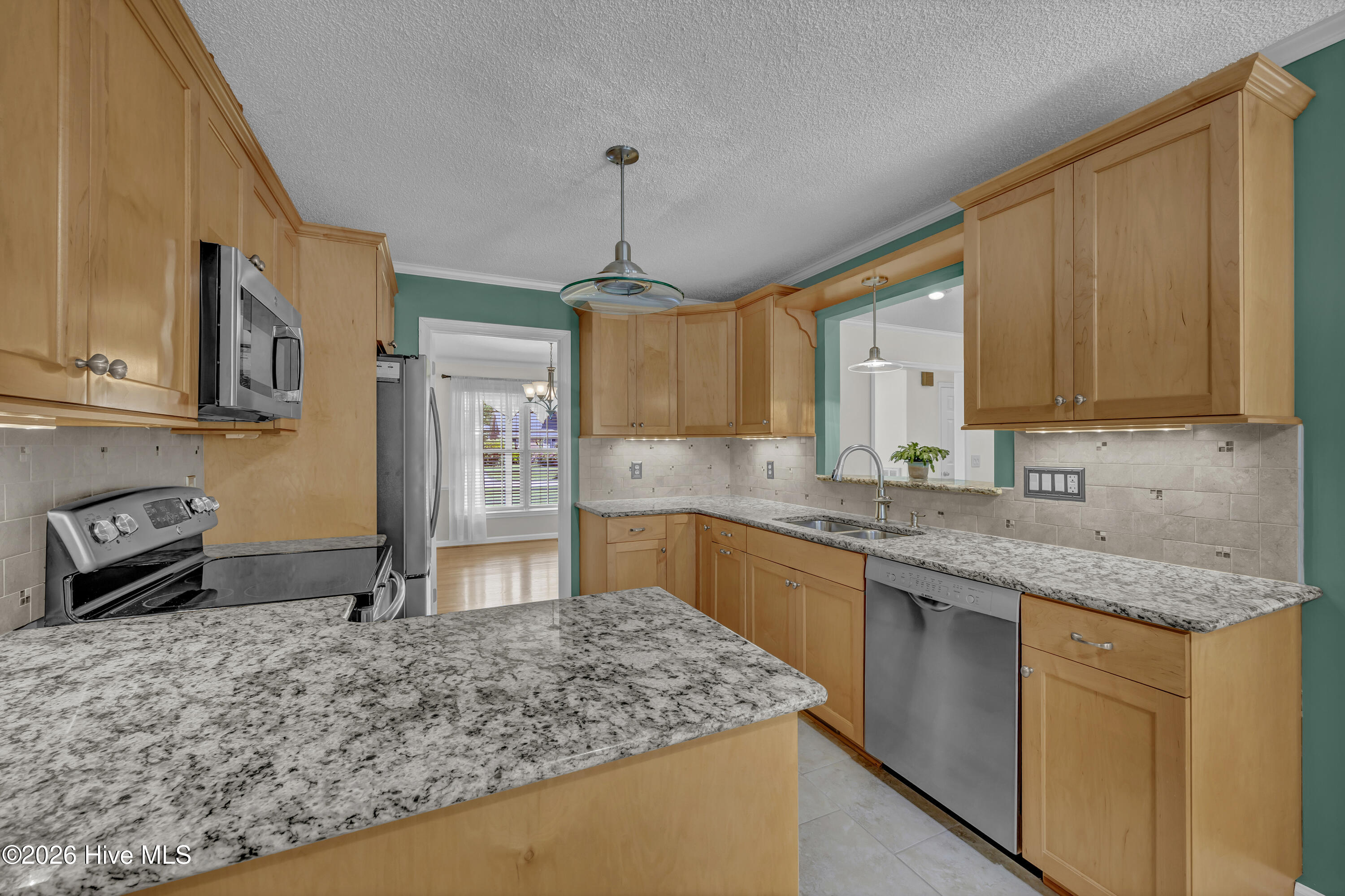 100567134 | Photo 29