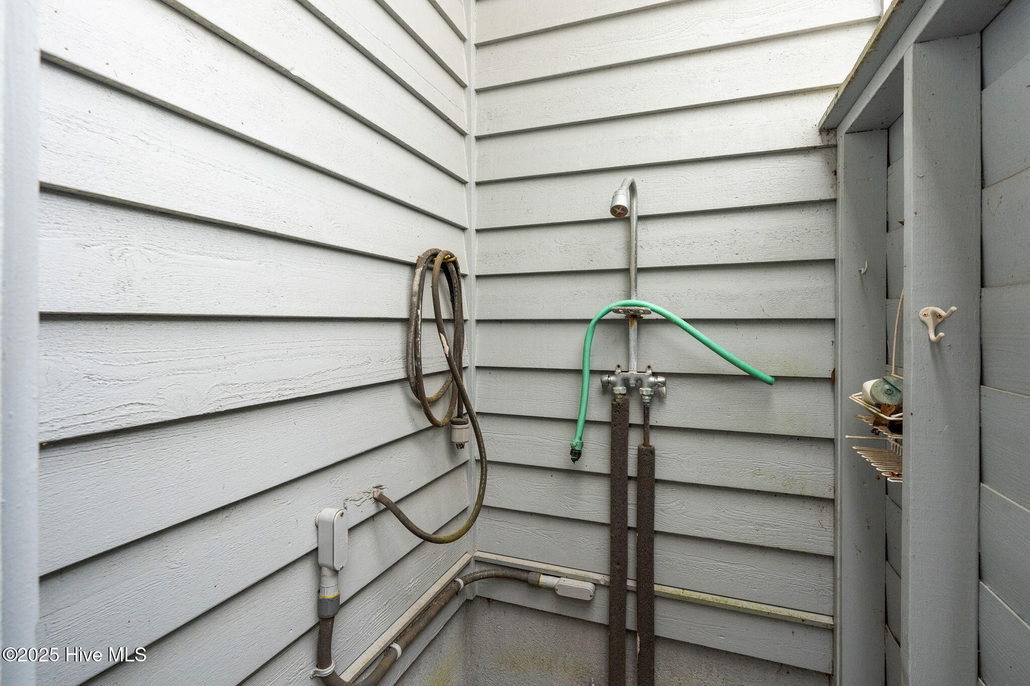 100550384 | Photo 42