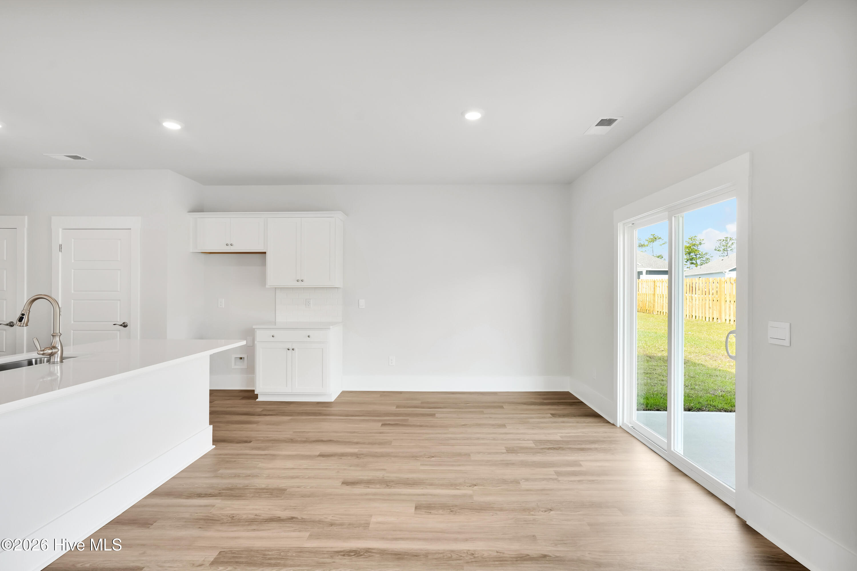 100544659 | Photo 17