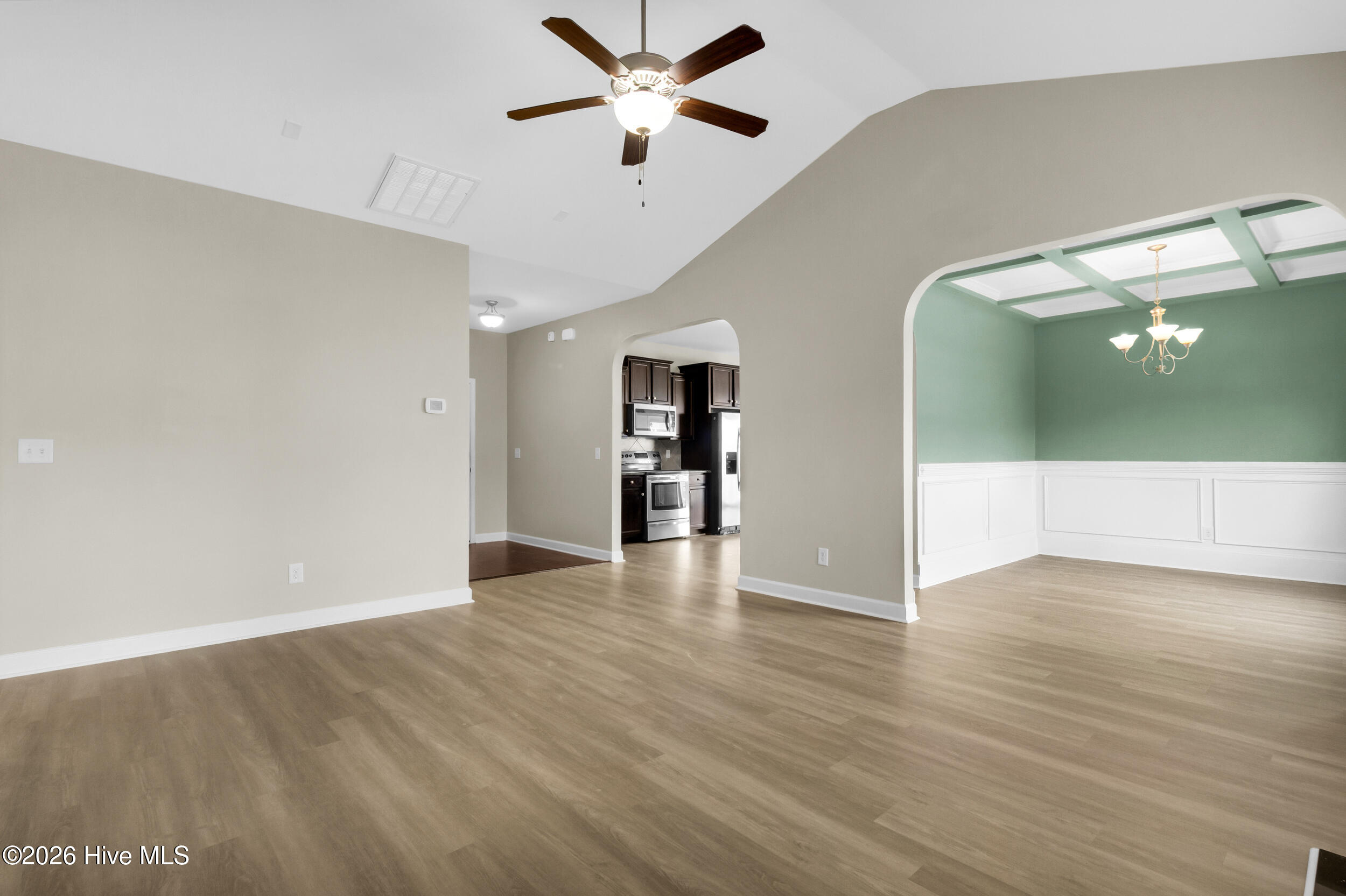 100557134 | Photo 14