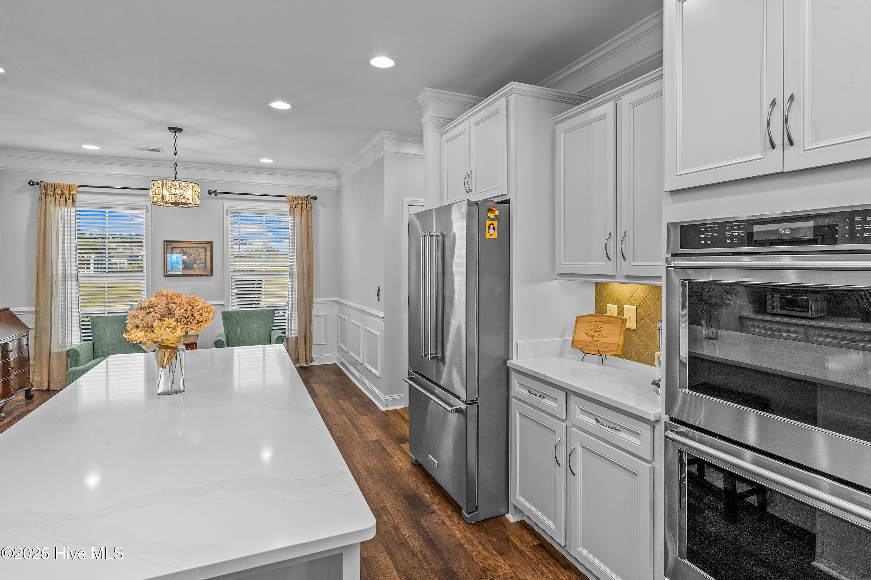 100502305 | Photo 12