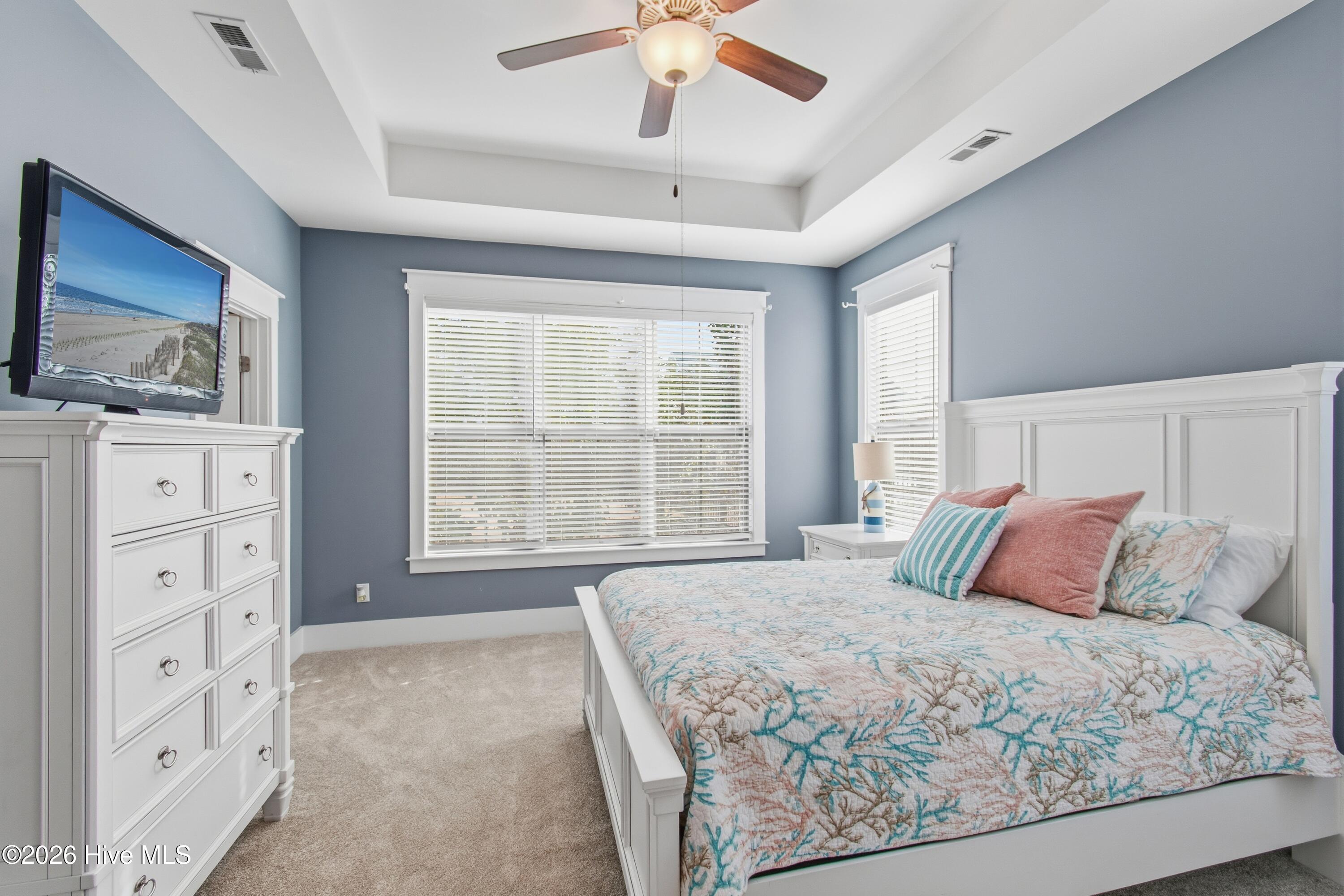 100547463 | Photo 27