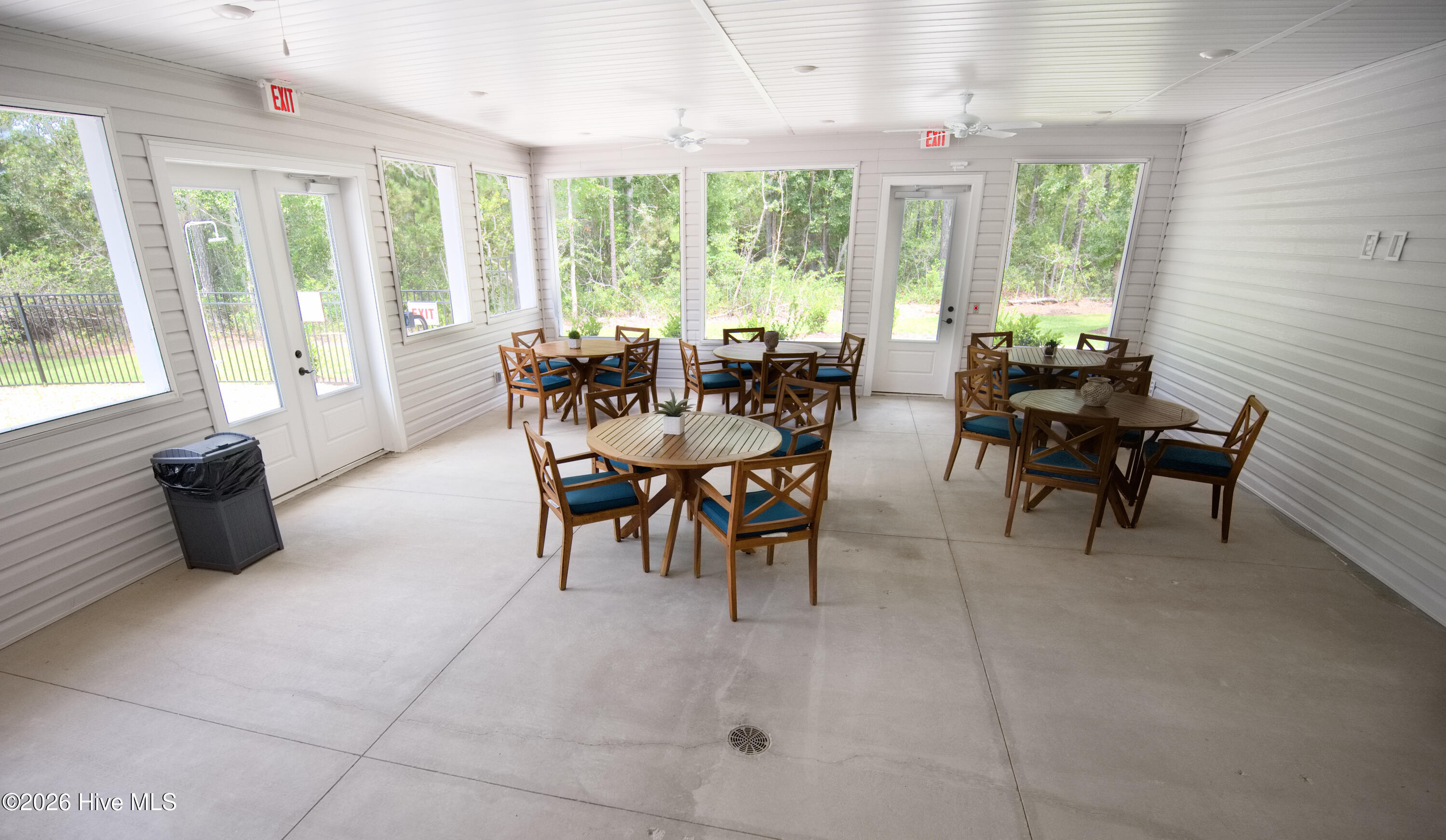 100559386 | Photo 67