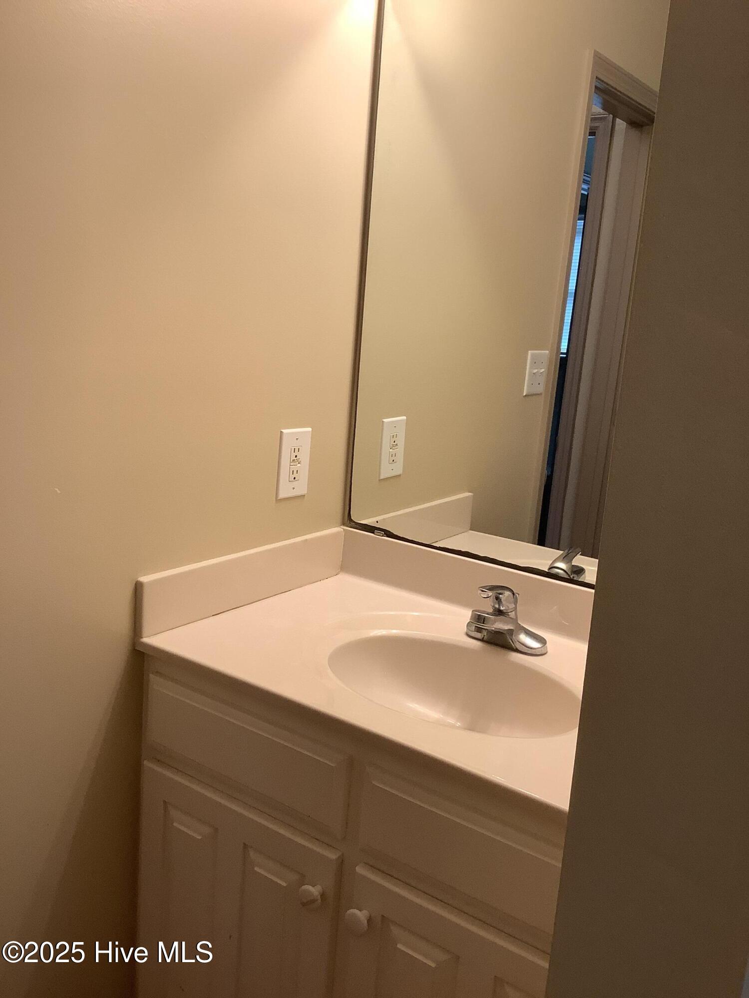 100530094 | Photo 18