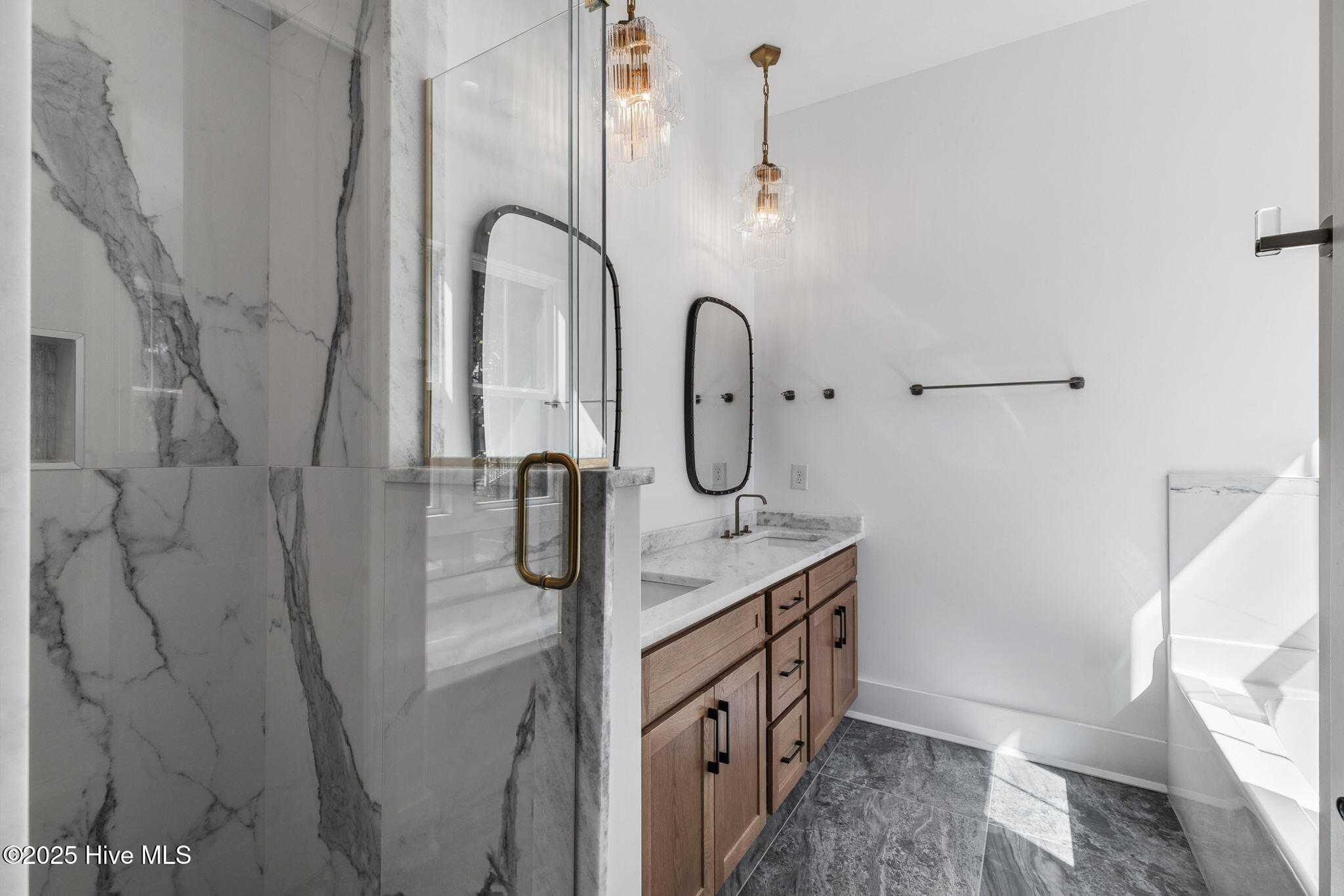 100522632 | Photo 38