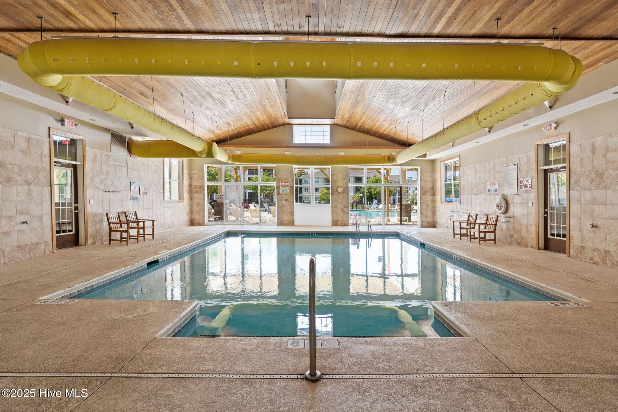 100554074 | Photo 28