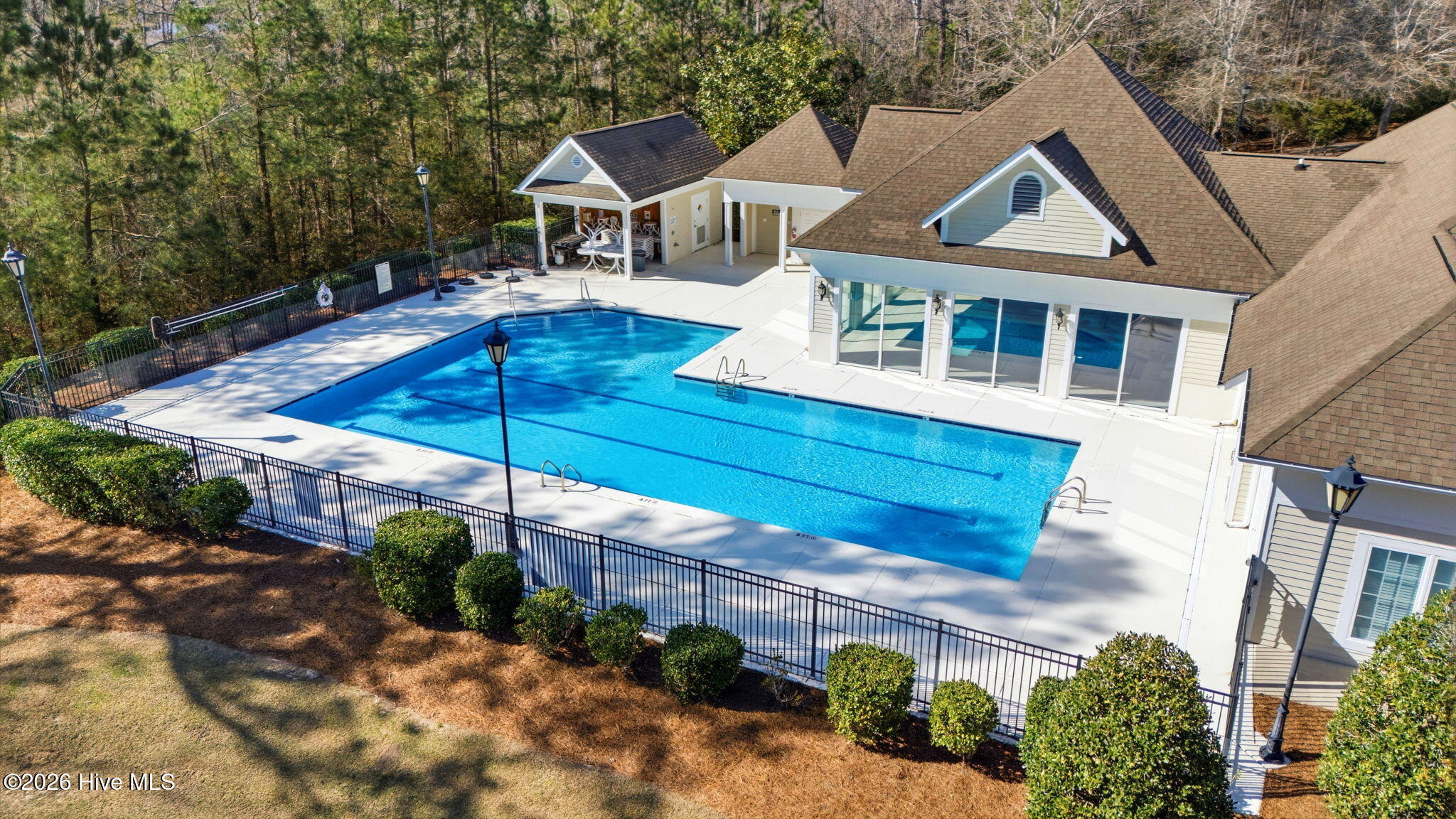 100558607 | Photo 38