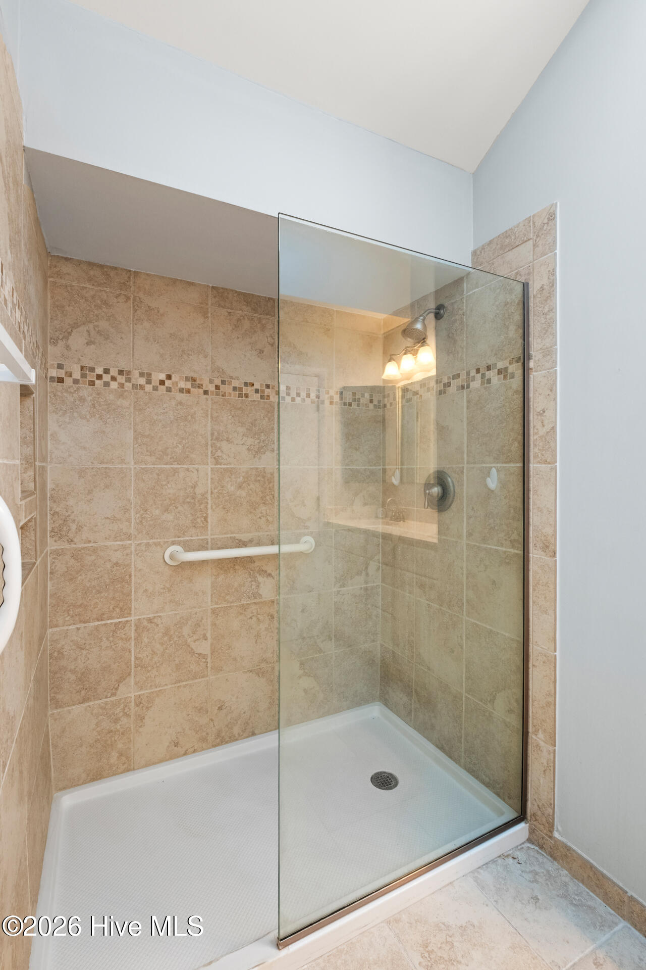 100551733 | Photo 24