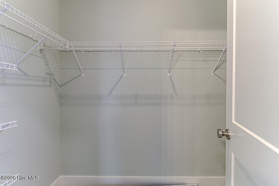 100557406 | Photo 12