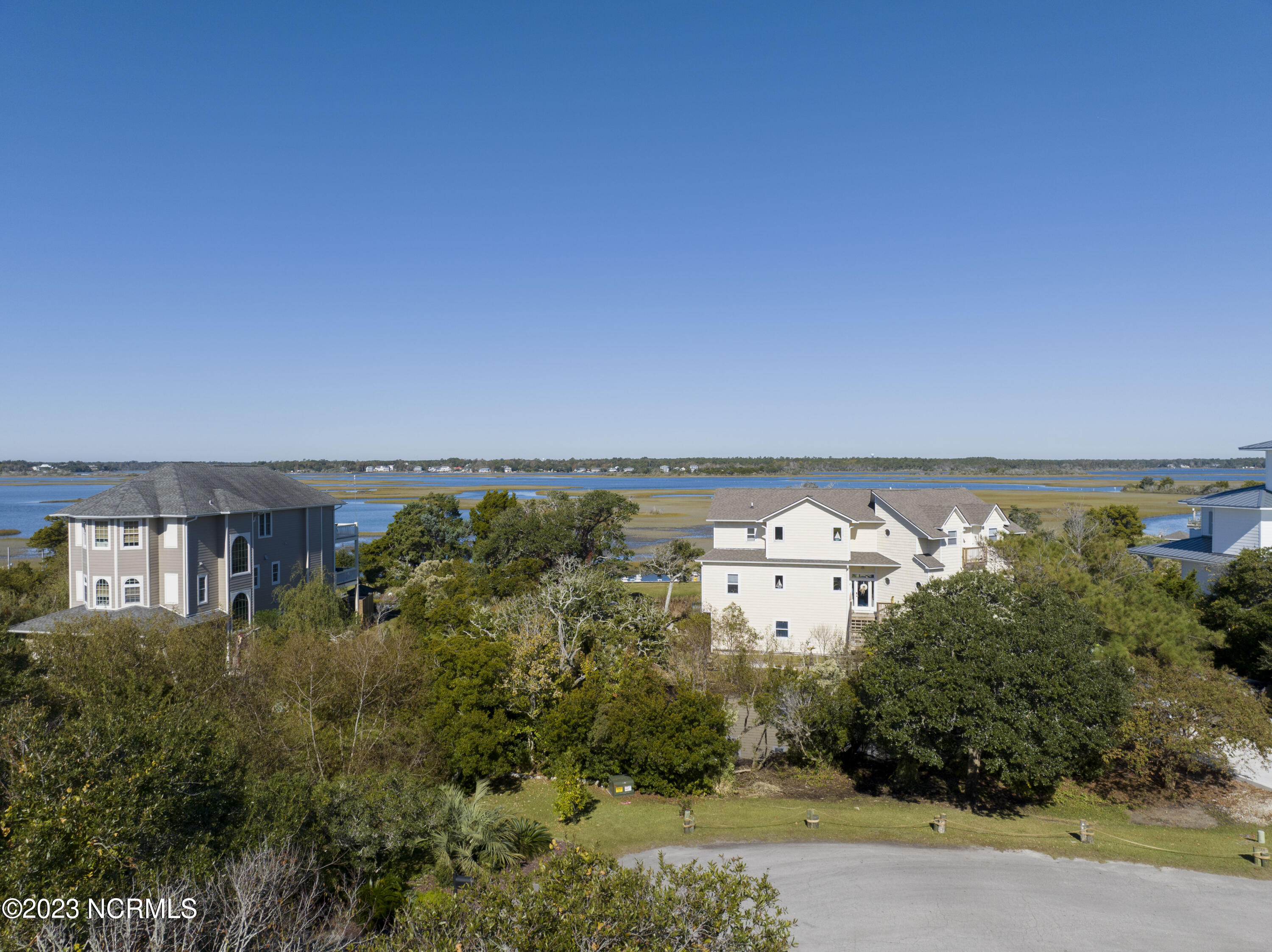 100570104 | Photo 15