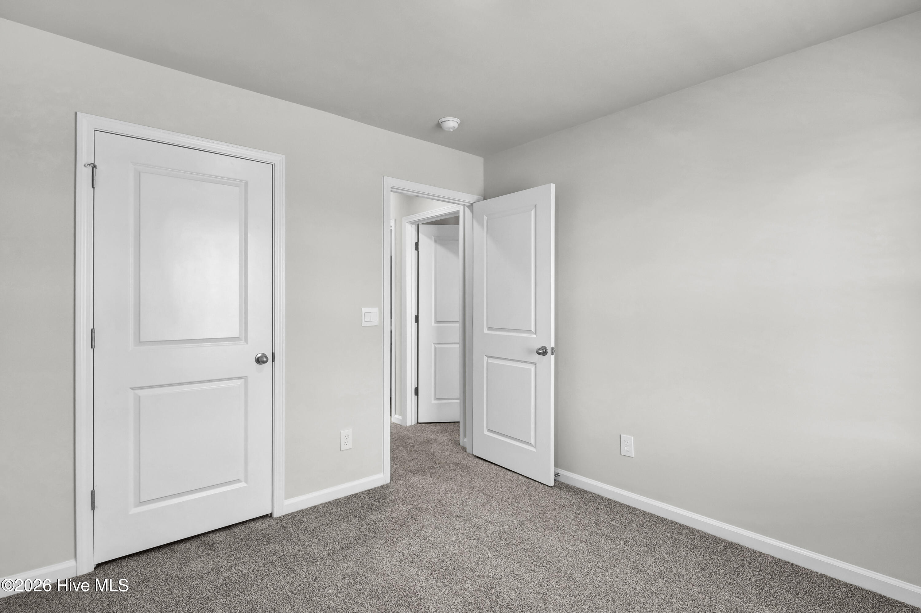 100569418 | Photo 32