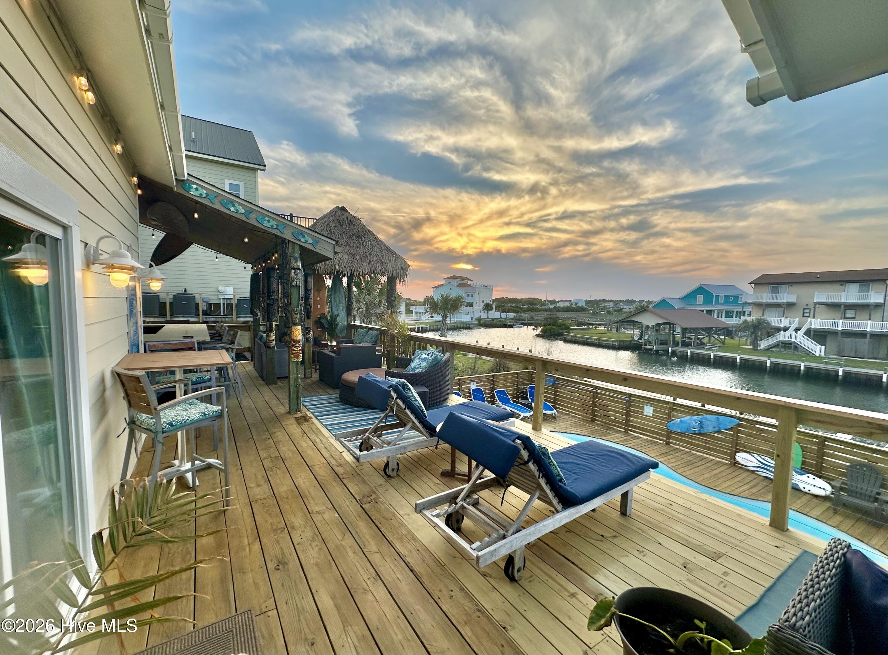 100550124 | Photo 32