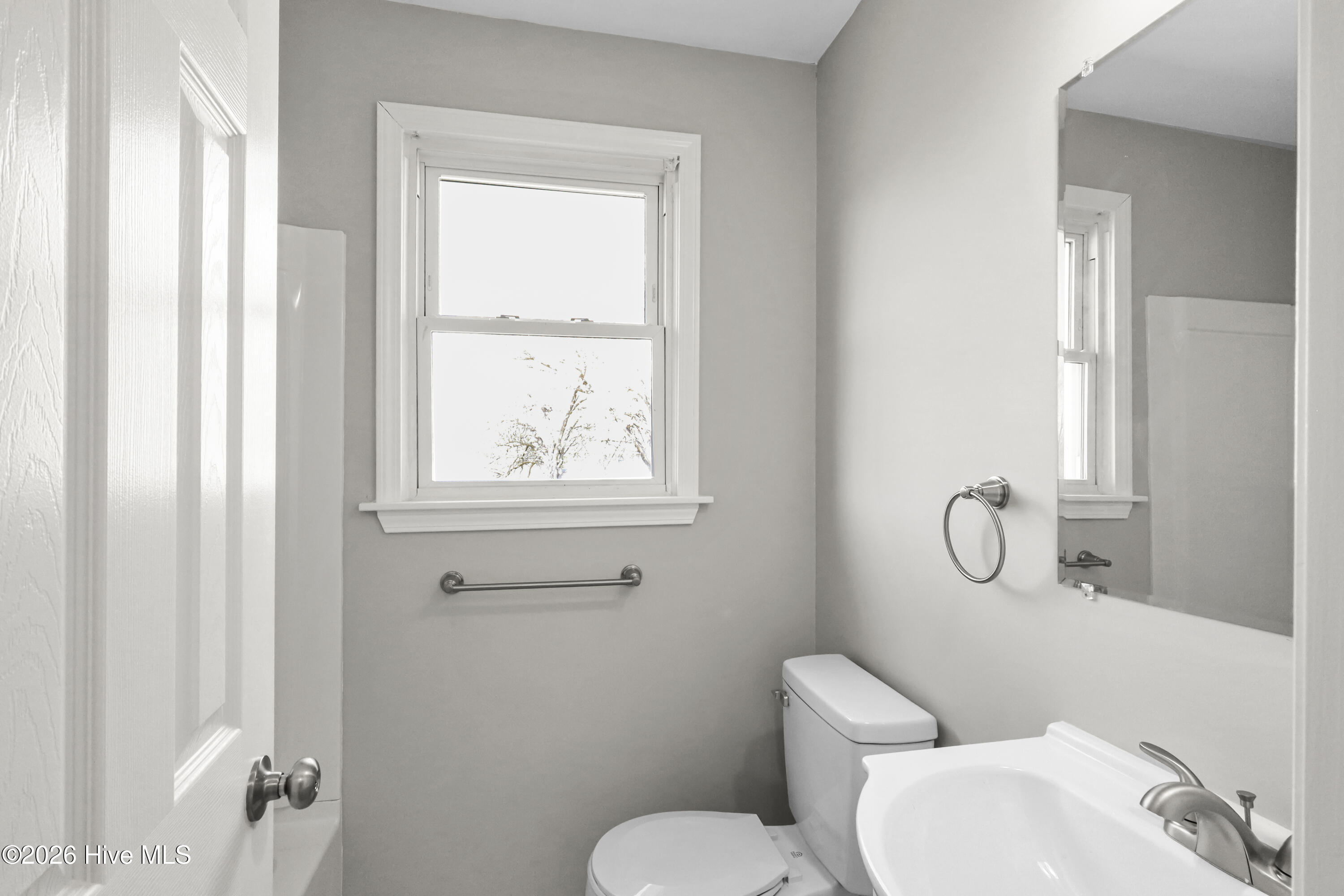 100560187 | Photo 20