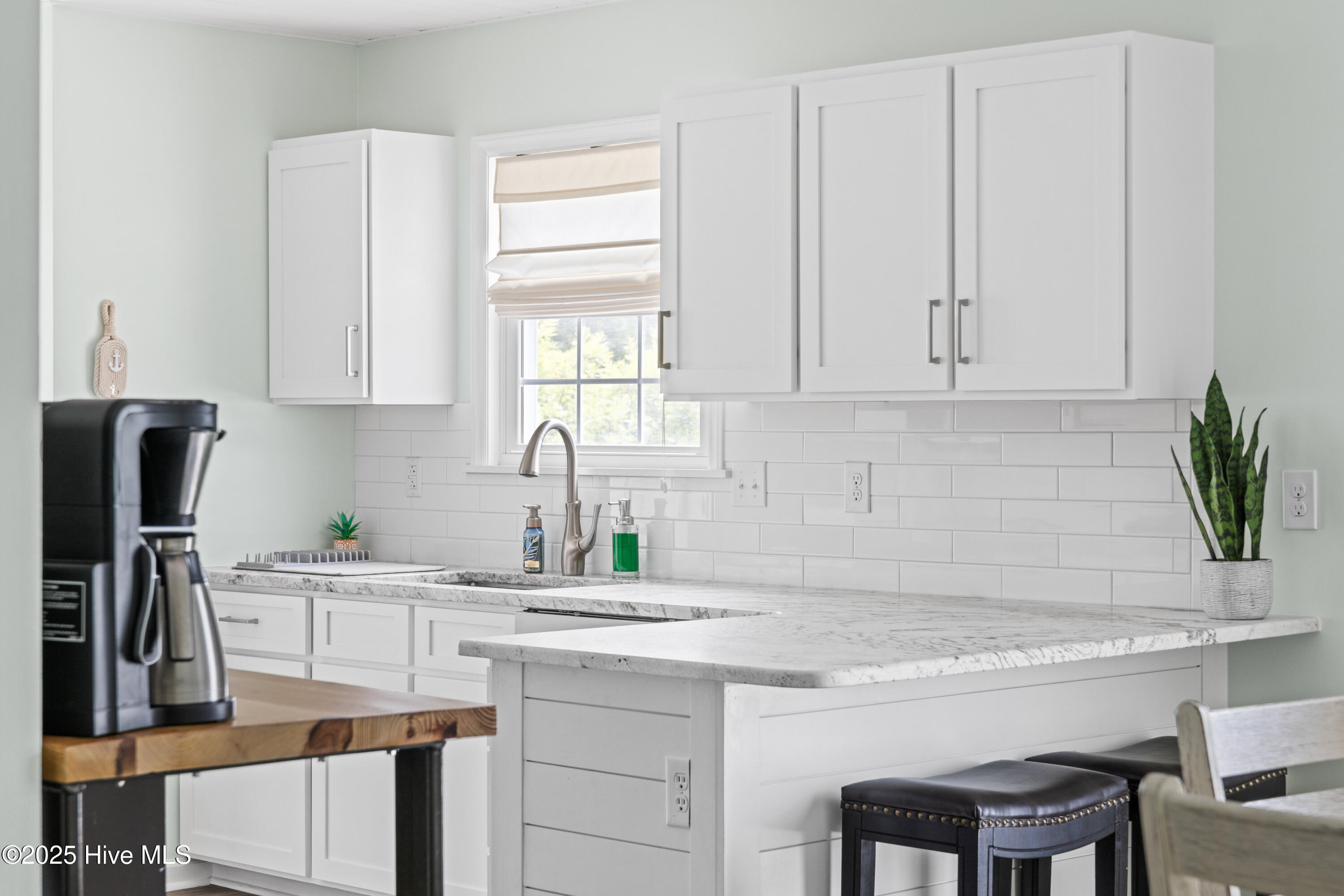 100506776 | Photo 10