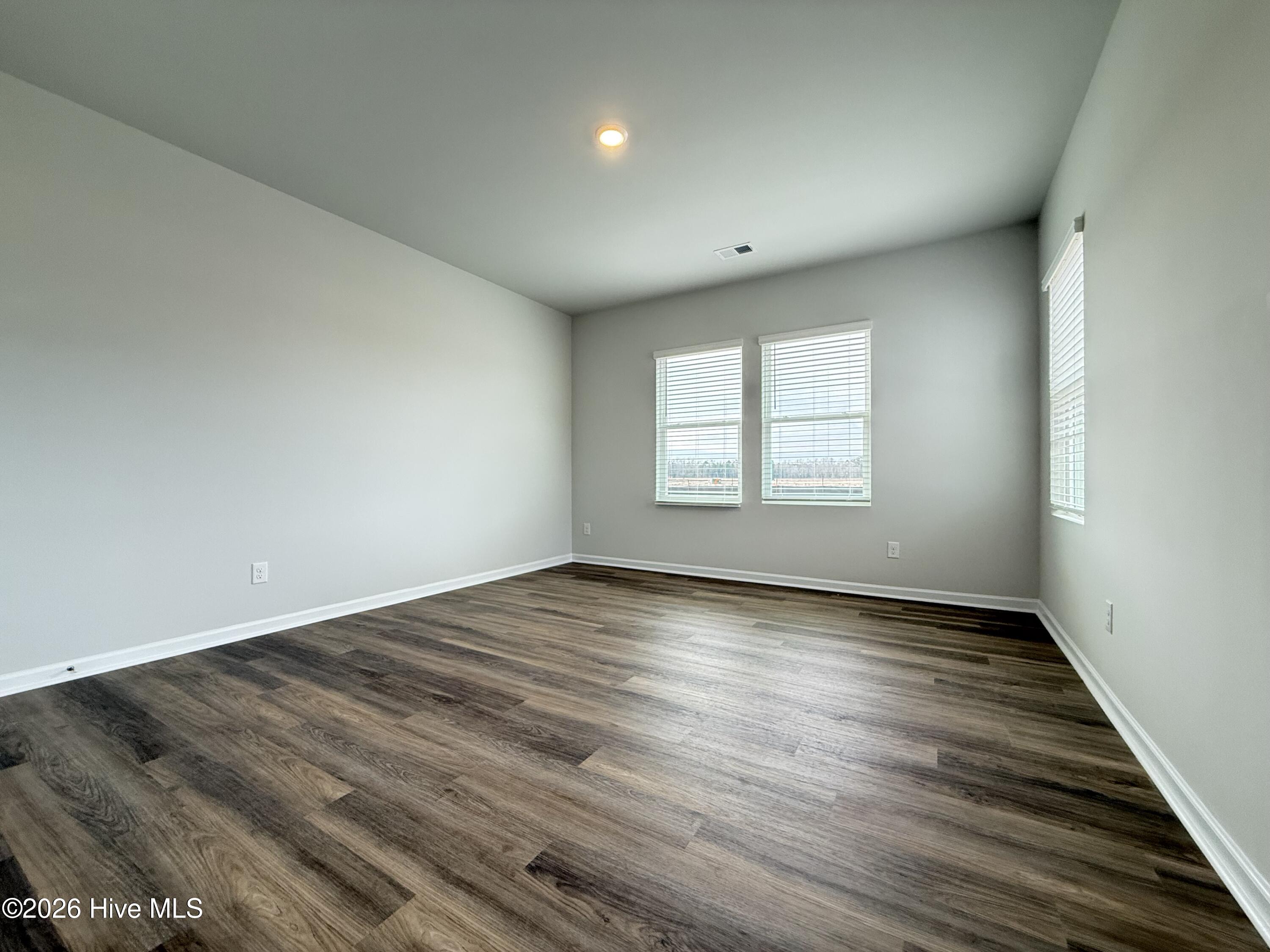 100525025 | Photo 12