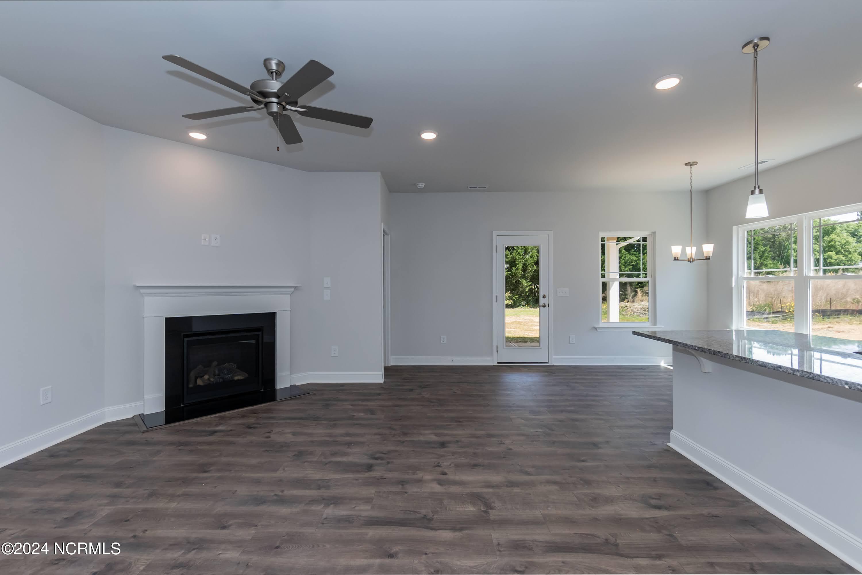 100466257 | Photo 11