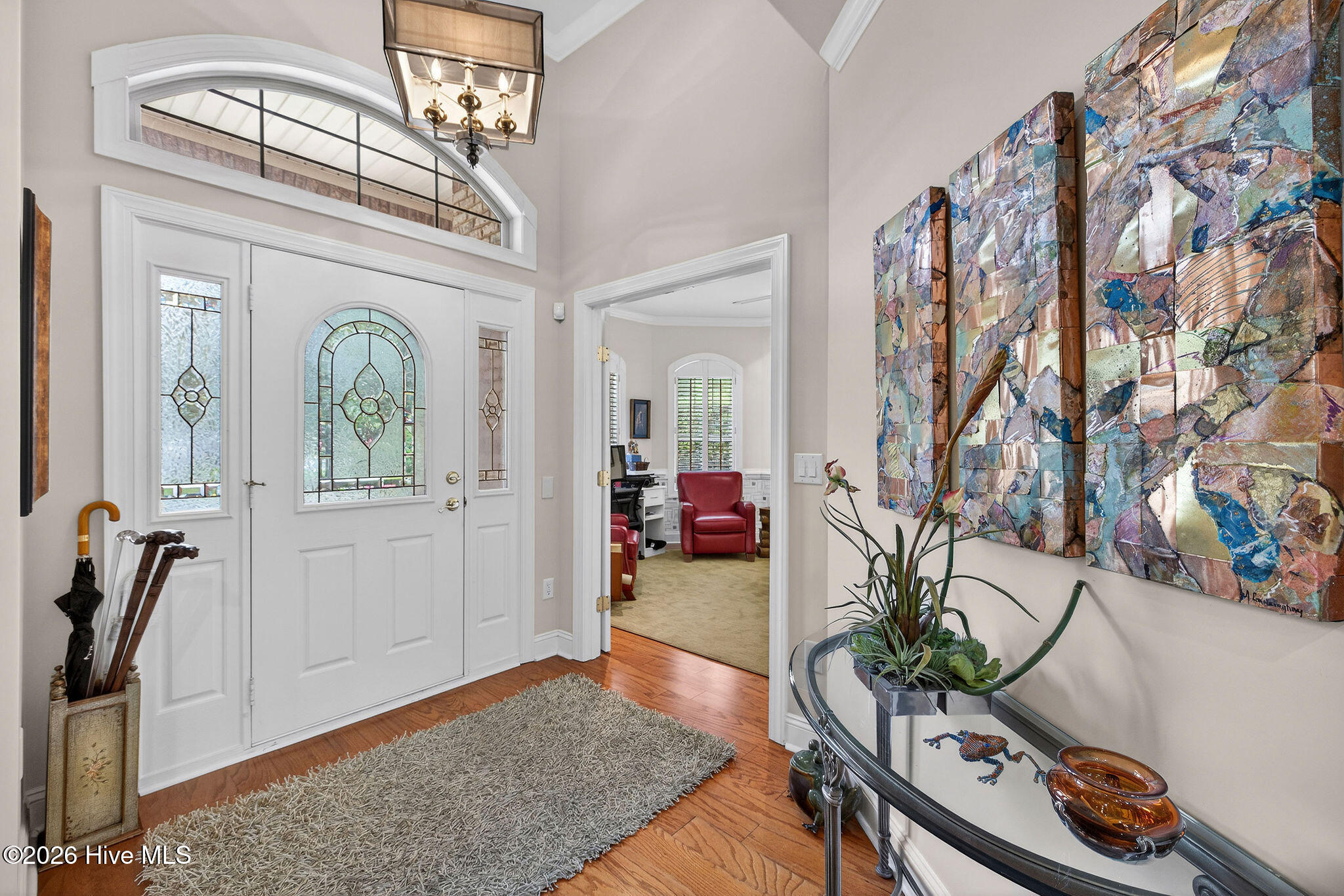 100565990 | Photo 32